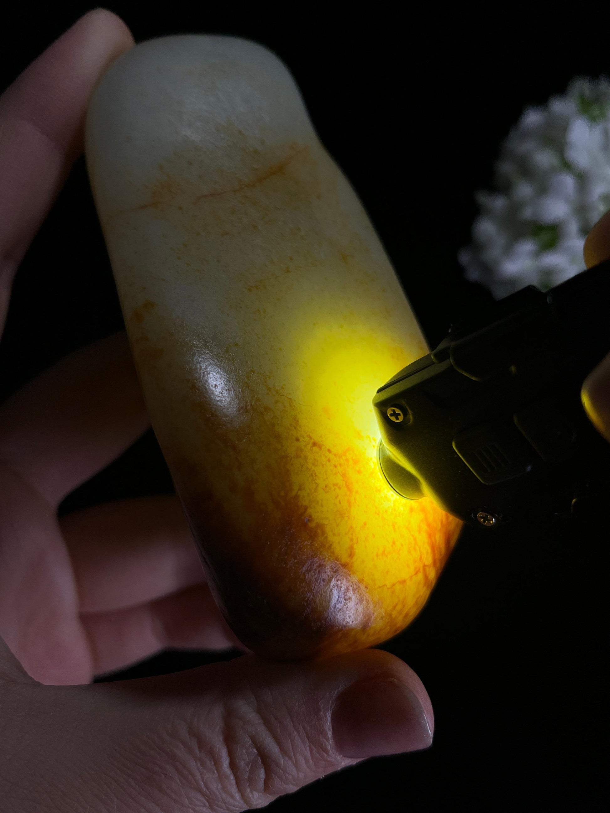 和田玉白玉聚红洒金皮皮籽料原石摆件（yc265595）