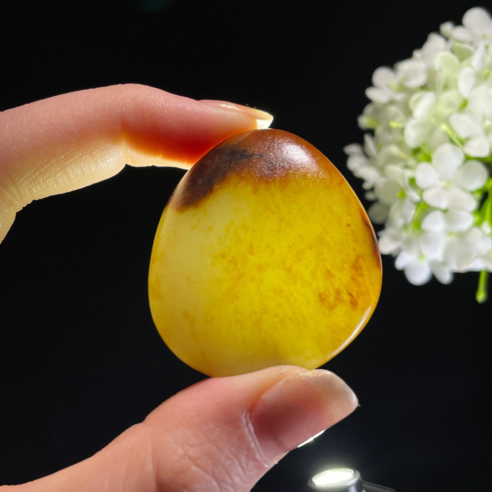 和田玉暖白种聚红皮“秋山晓色”籽料原石（yc311832）