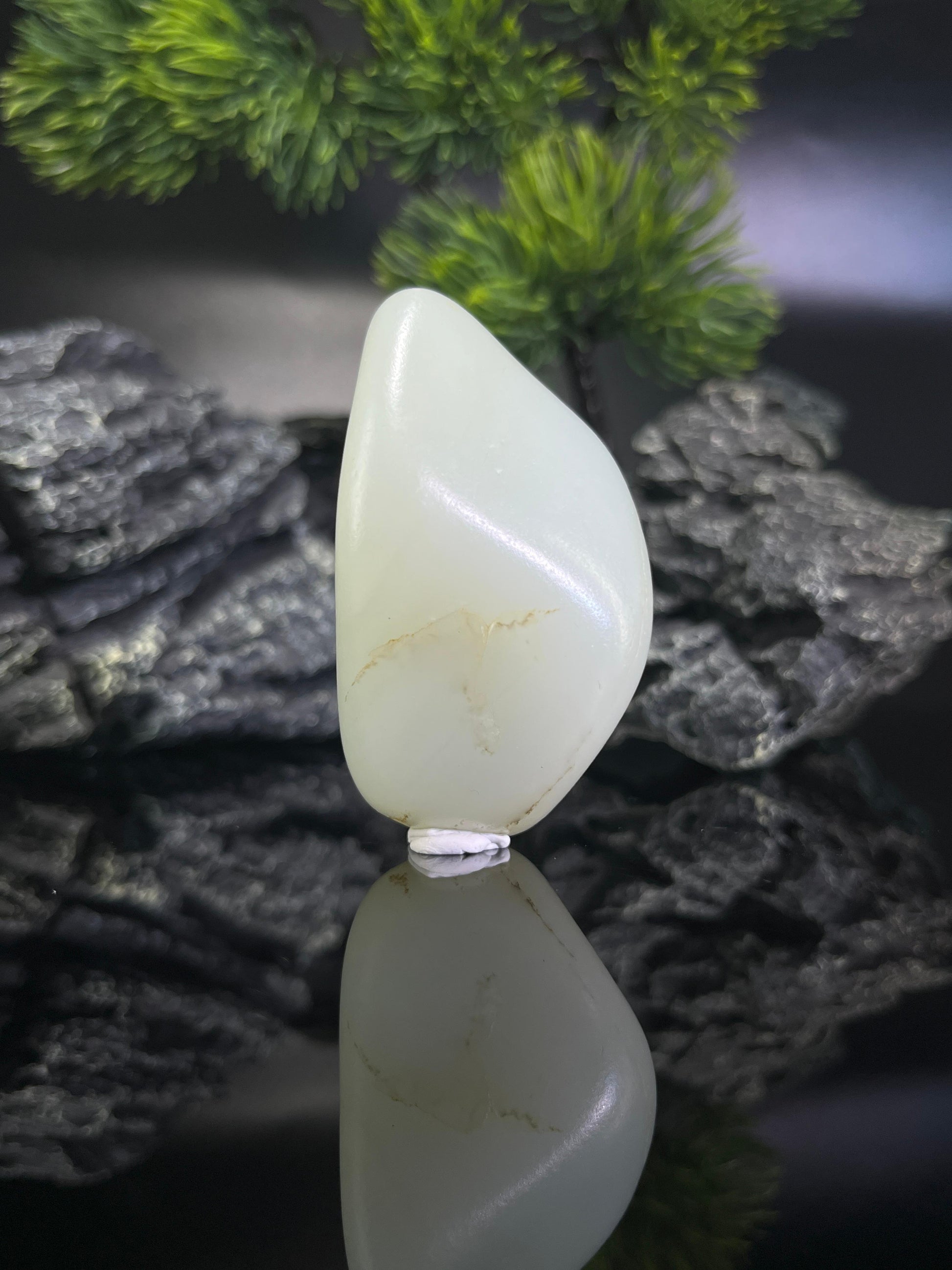 和田玉一级白带略微黄沁籽料原石（yc211912）