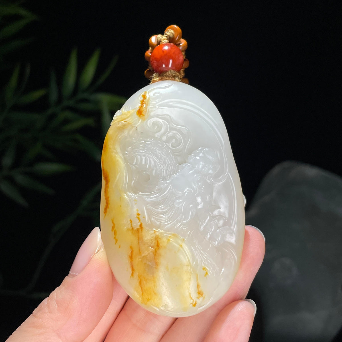 新疆和田玉珍品白玉洒金皮籽料神龙手把件（yc712156）