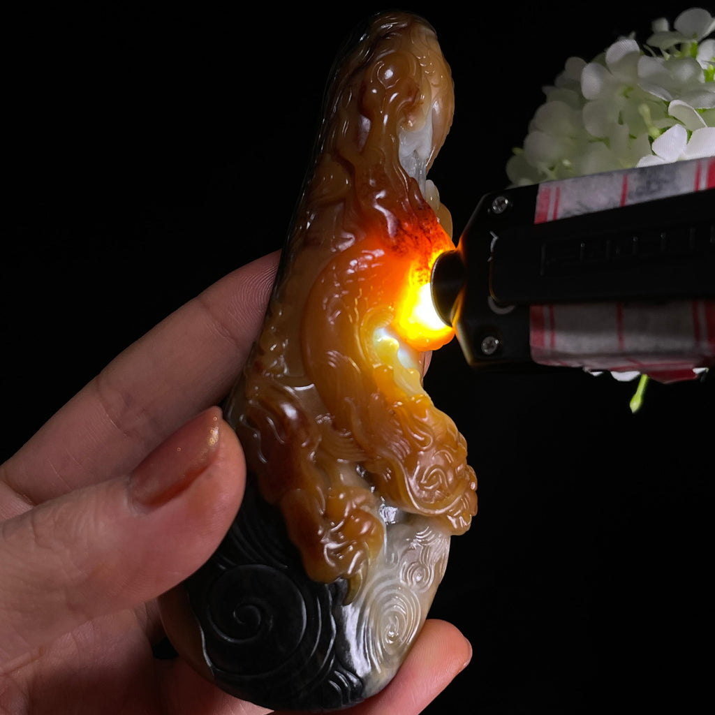 和田玉三色籽料俏色巧雕祥龙把件（yc384180）