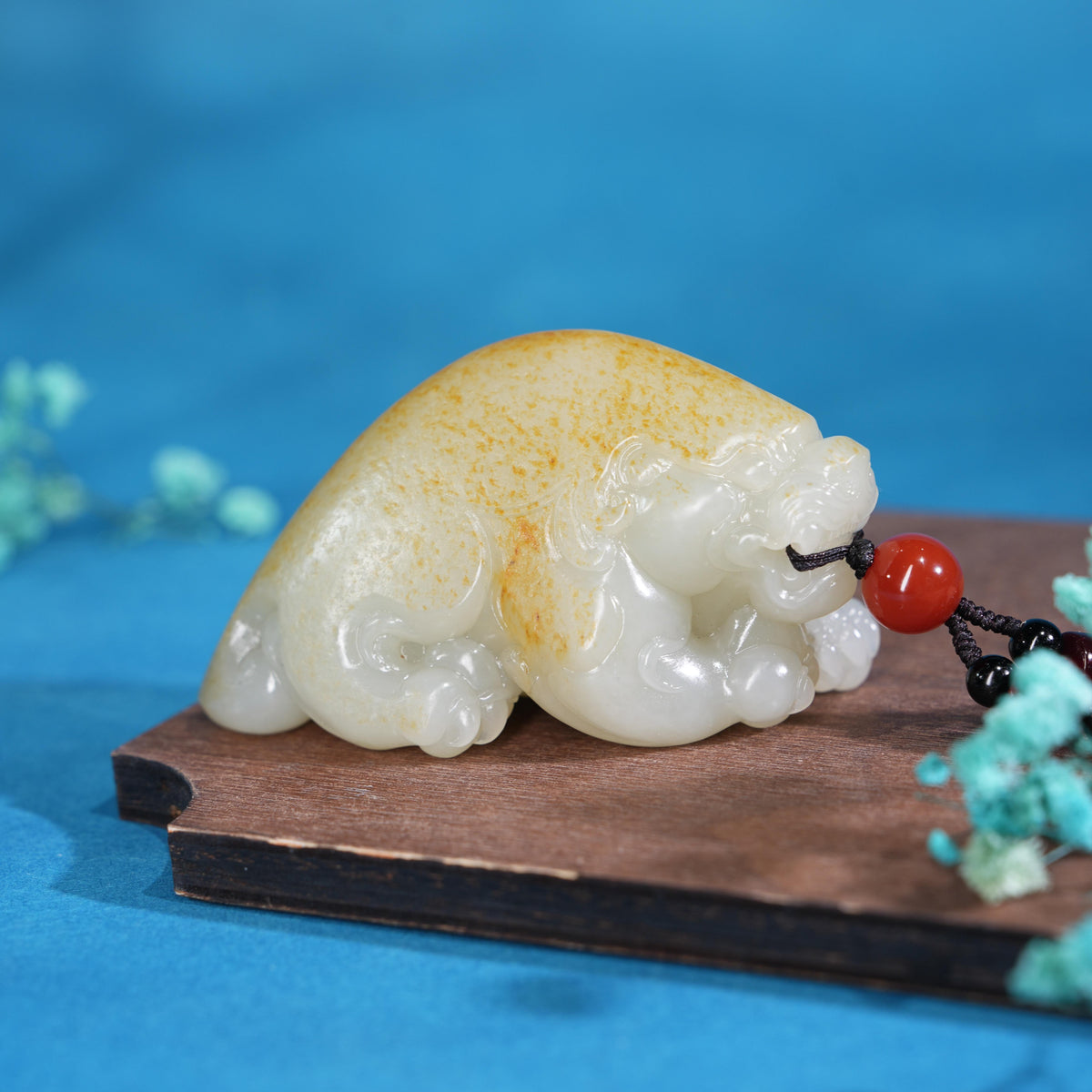珍品新疆和田玉洒金皮白玉籽料貔貅挂件（yc773616）