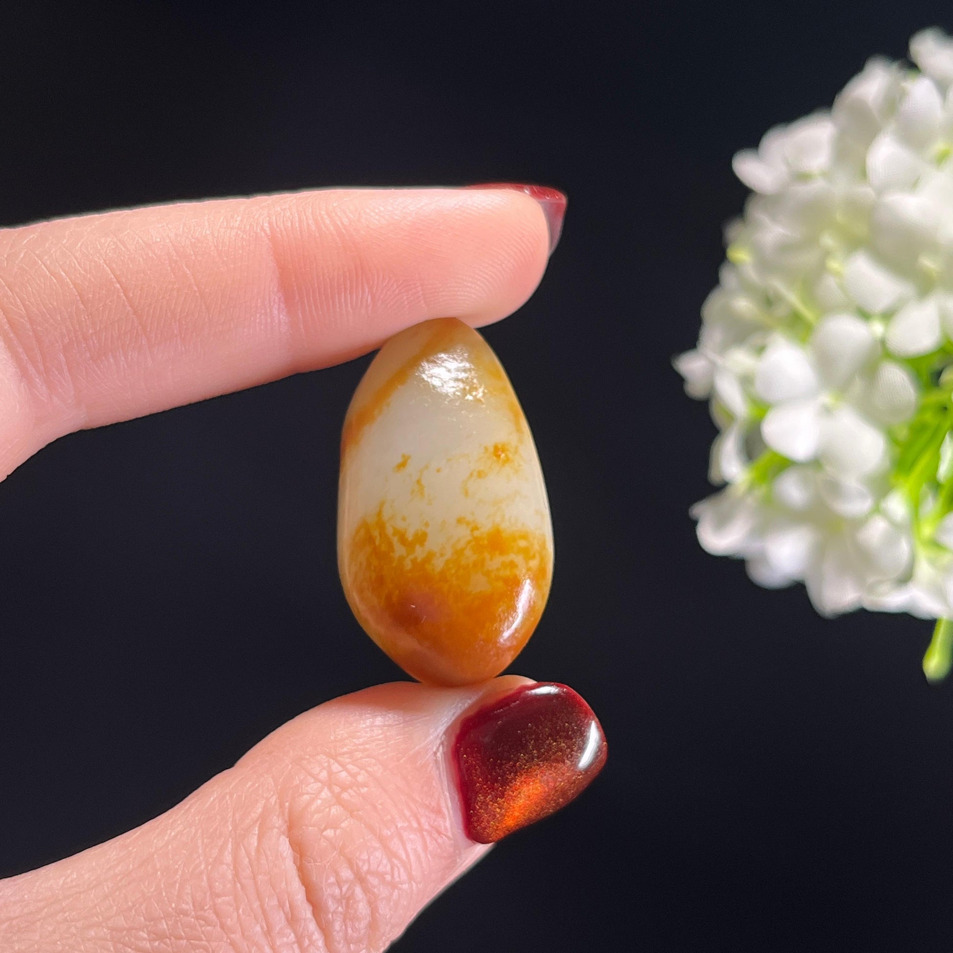 和田玉白玉“霞影覆雪”洒金皮聚红皮籽料挂件（yc336343）