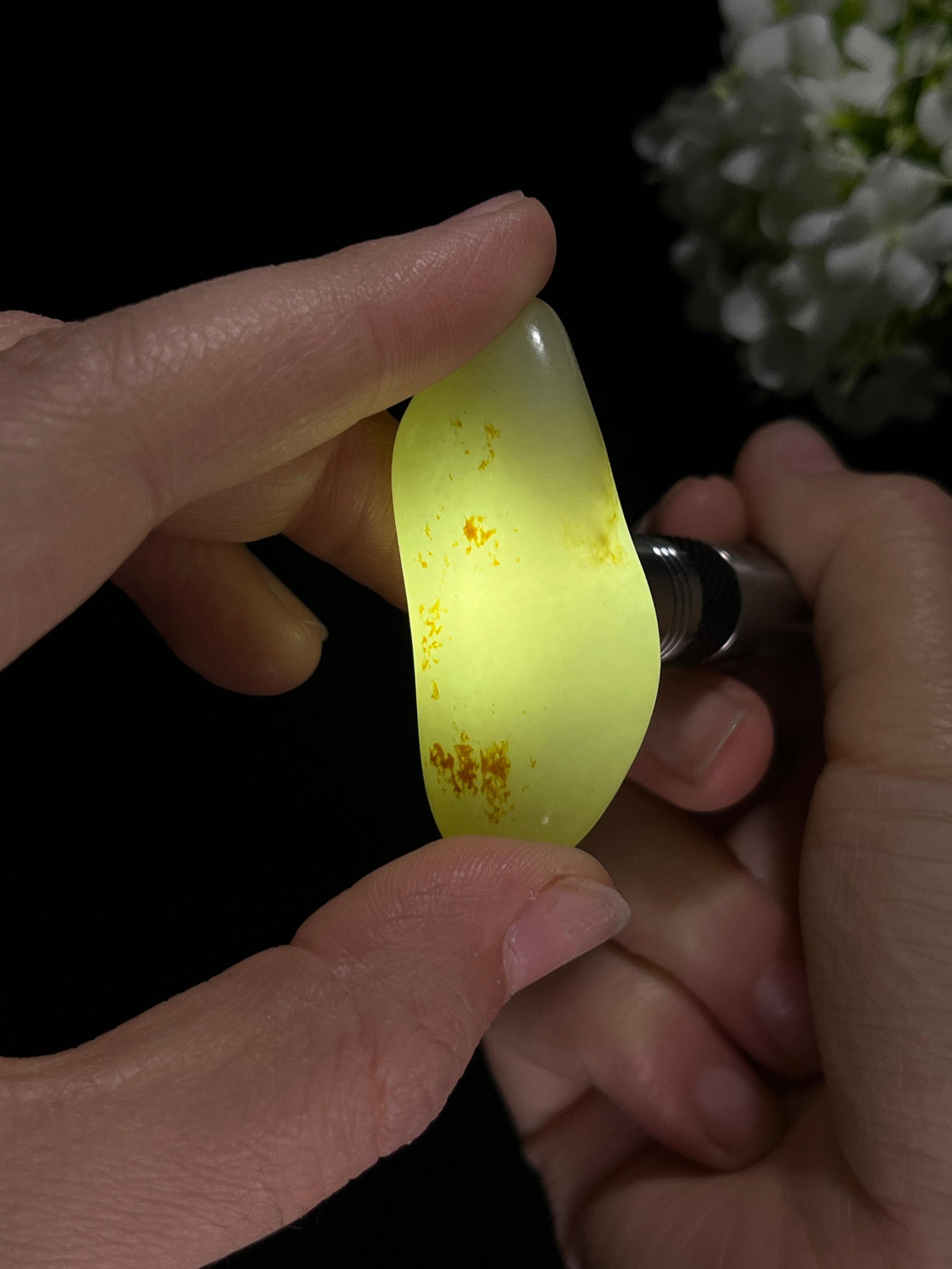 新疆和田玉白玉飘洒金皮籽料原石（yc255631）