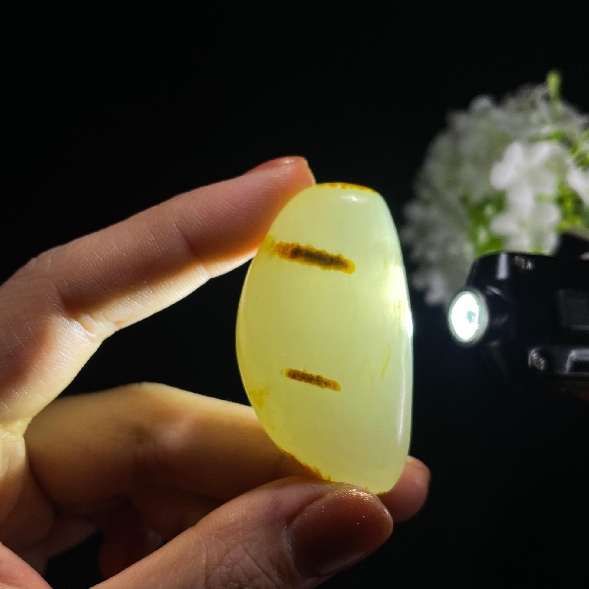 和田玉白玉“秋风横渡”红皮籽料（yc387229）