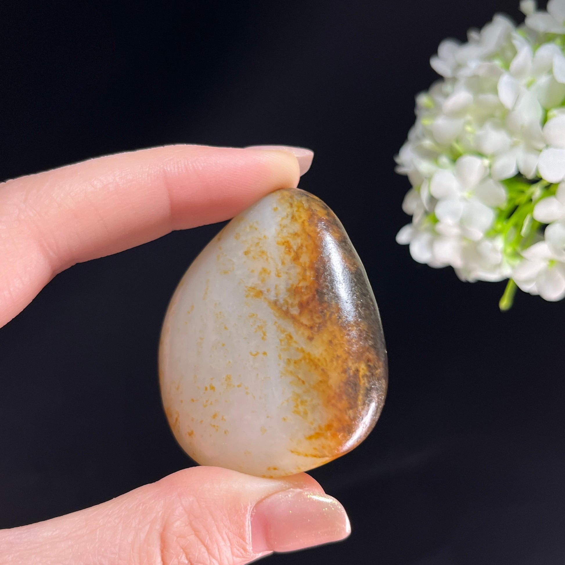 和田玉白玉“烟墨覆雪”洒金皮聚黑皮籽料（yc350443）