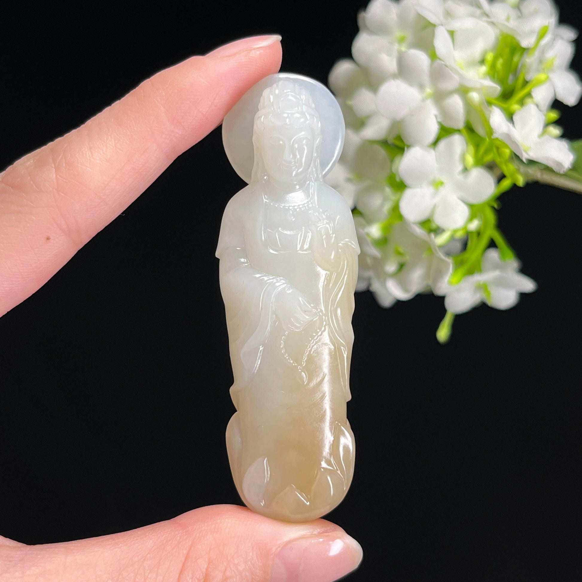新疆天然和田玉糖白玉“糖玉慈尊”观音雕刻挂件（yc312589）