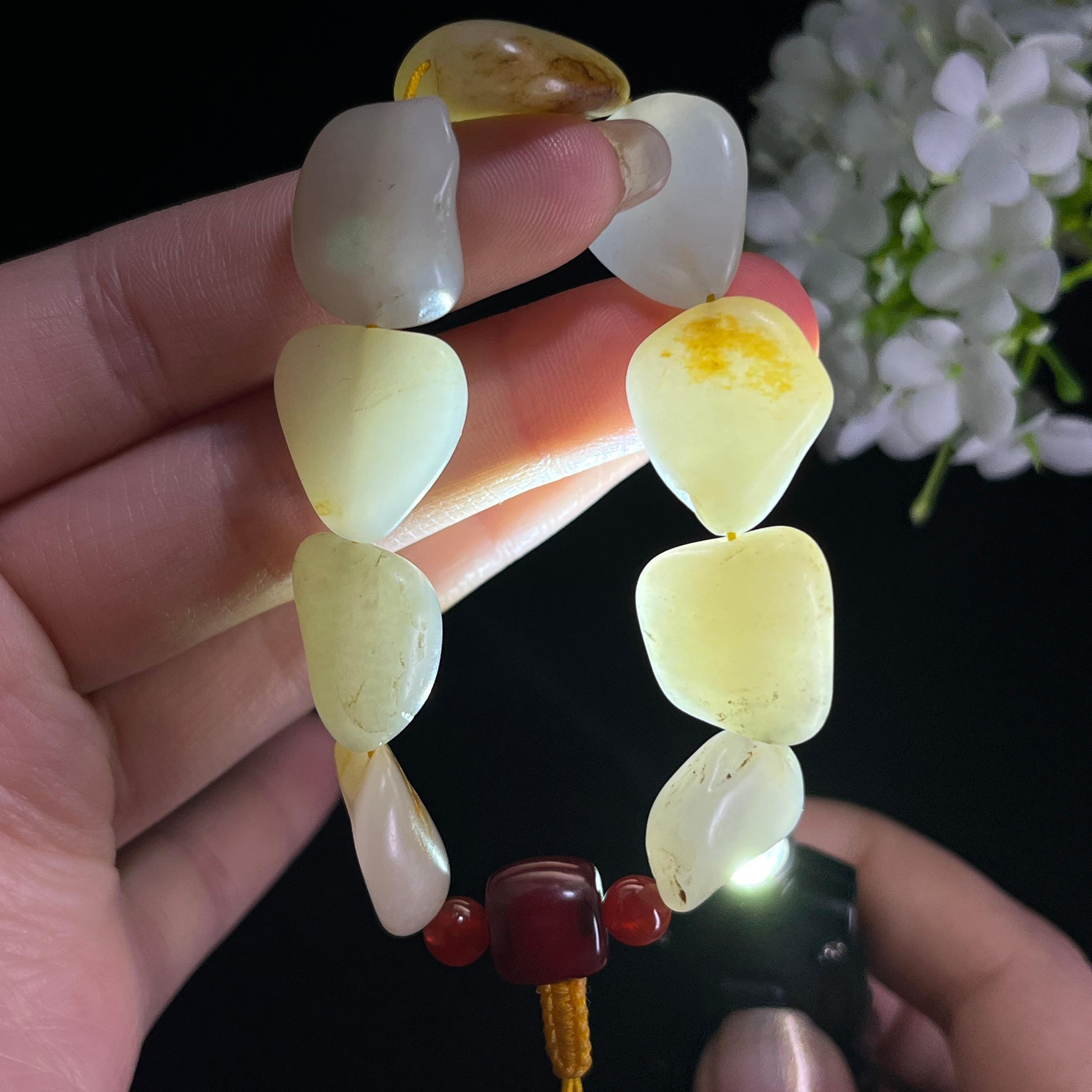 和田玉白玉青白玉洒金皮原籽手串（9颗）（yc399613）