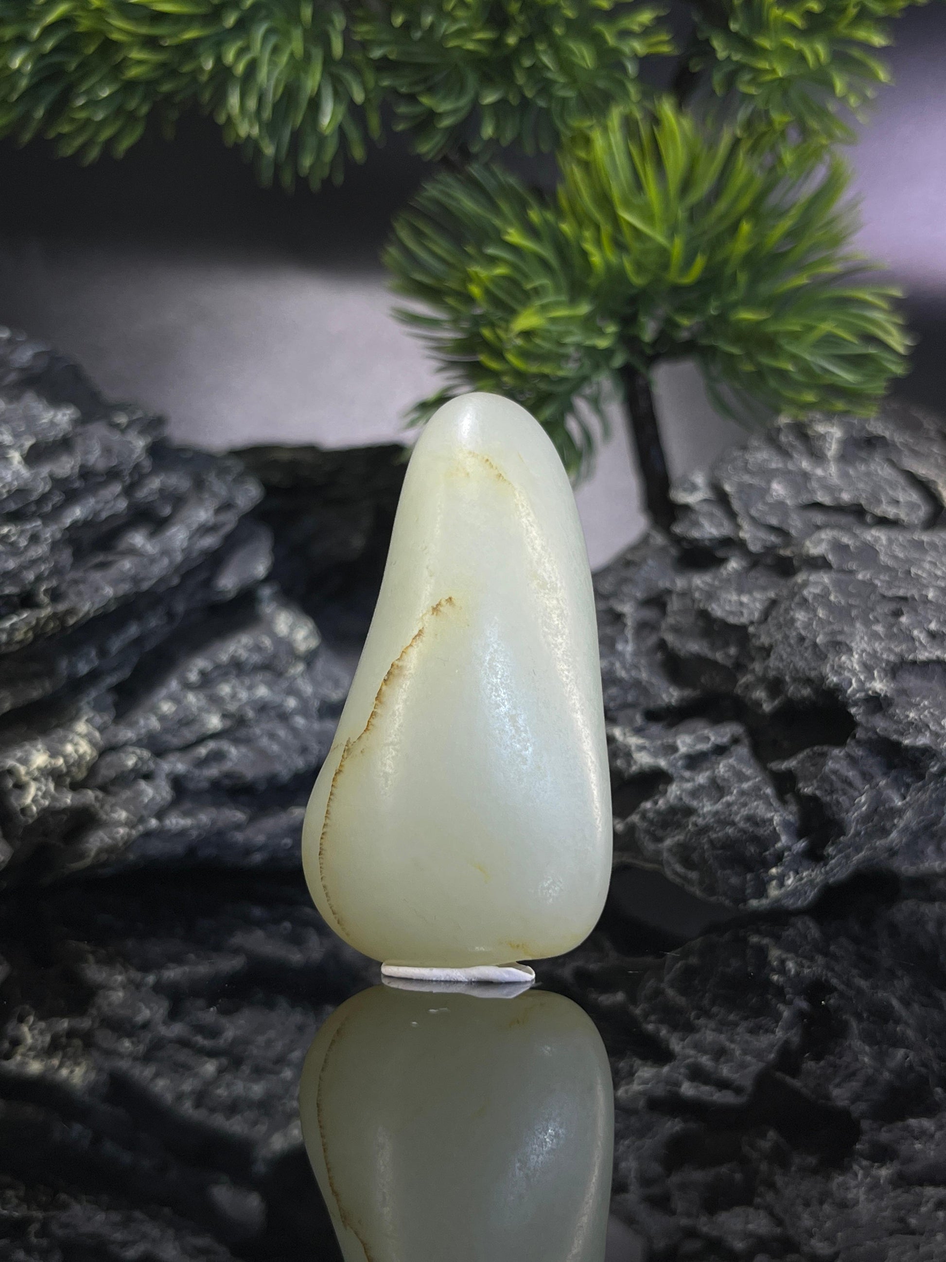 和田玉青玉底洒金皮籽料原石（yc212533）