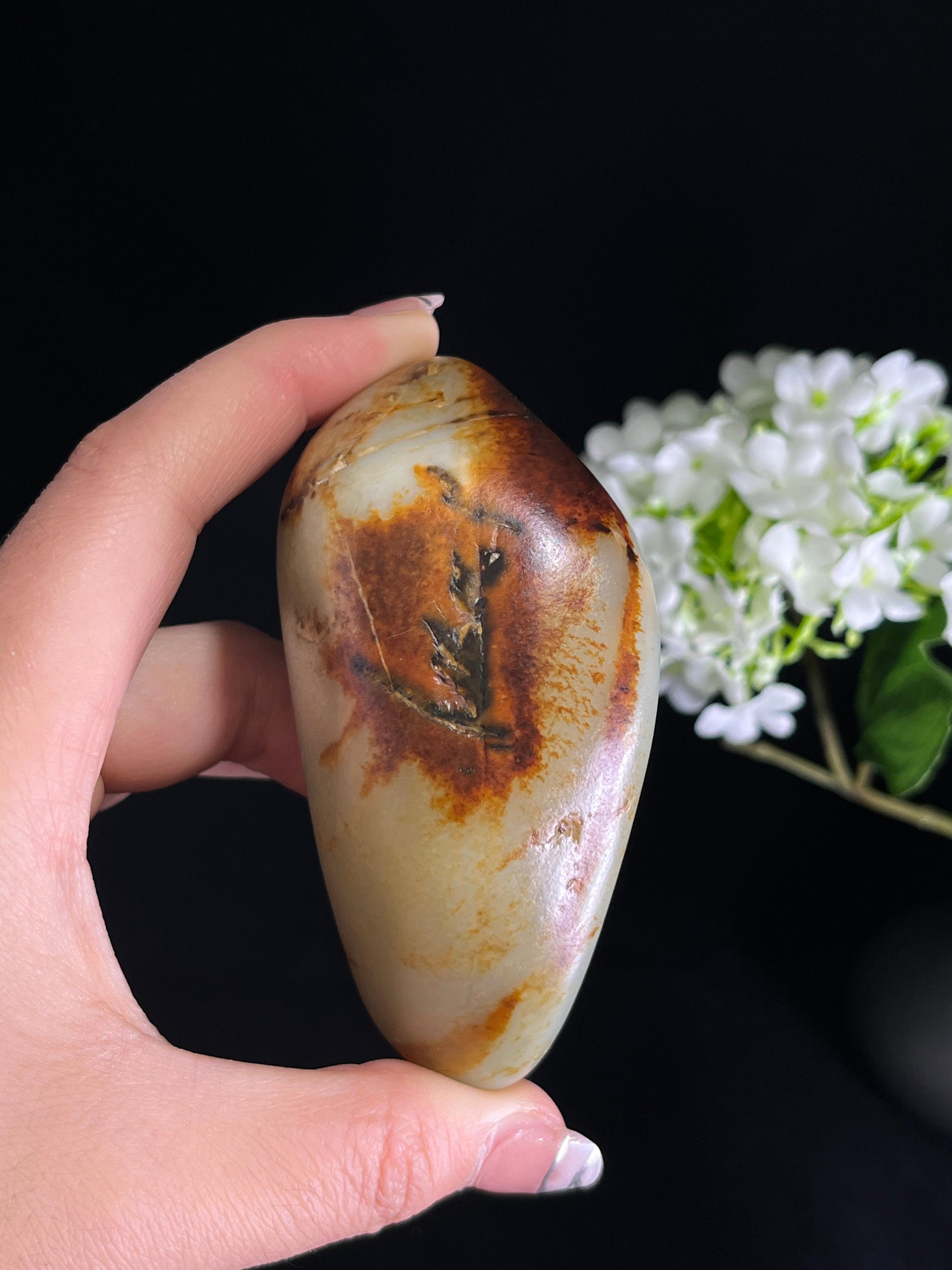 新疆和田玉红皮白玉籽料原石手把件（yc250185）