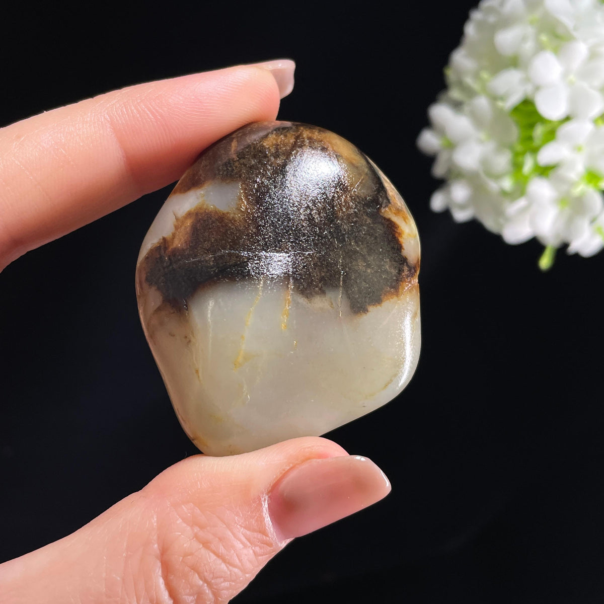 和田玉青白玉“山月沉渊”聚黑皮籽料（yc378998）