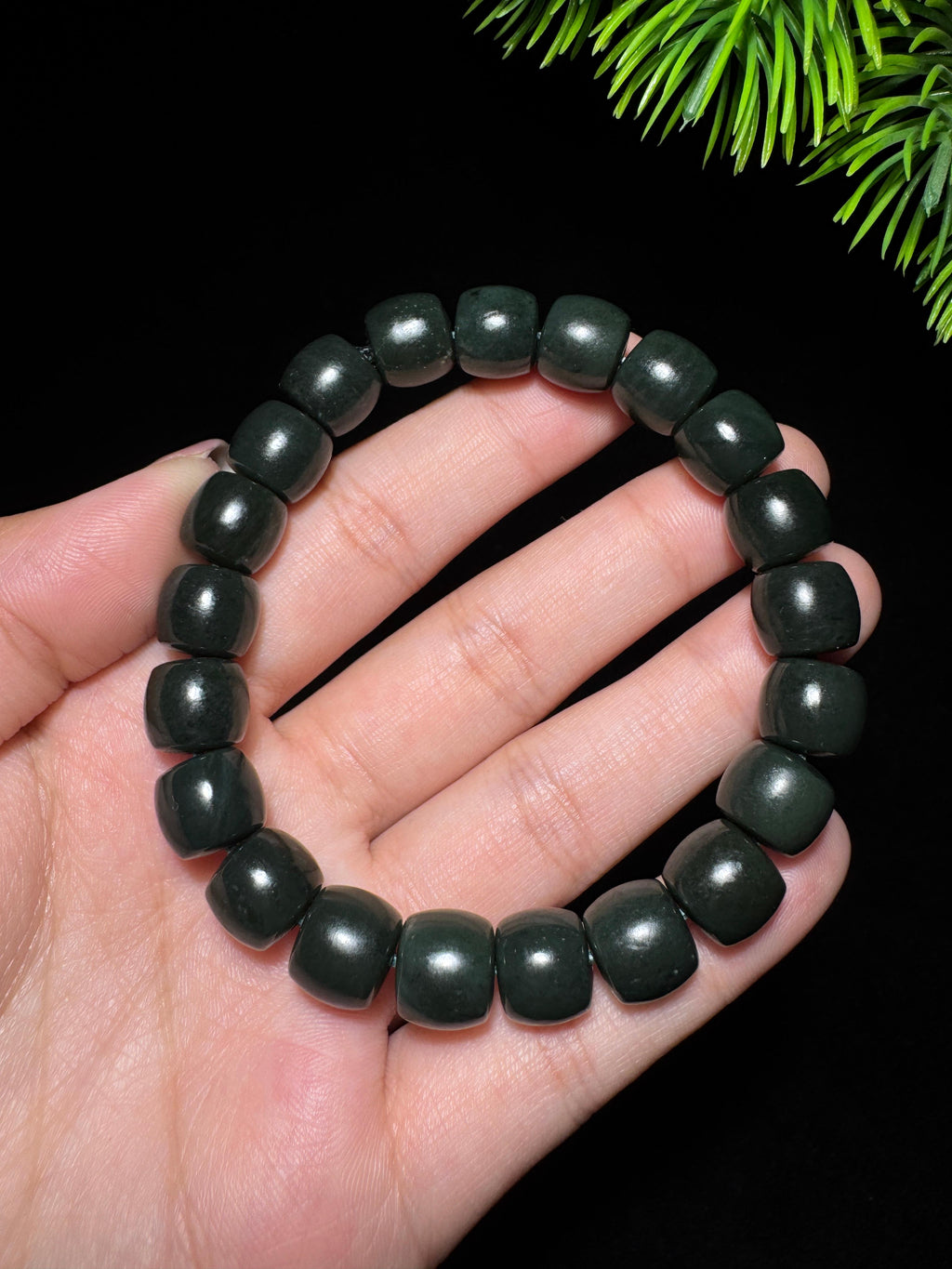 和田玉黑青老型珠手串（yc302934）