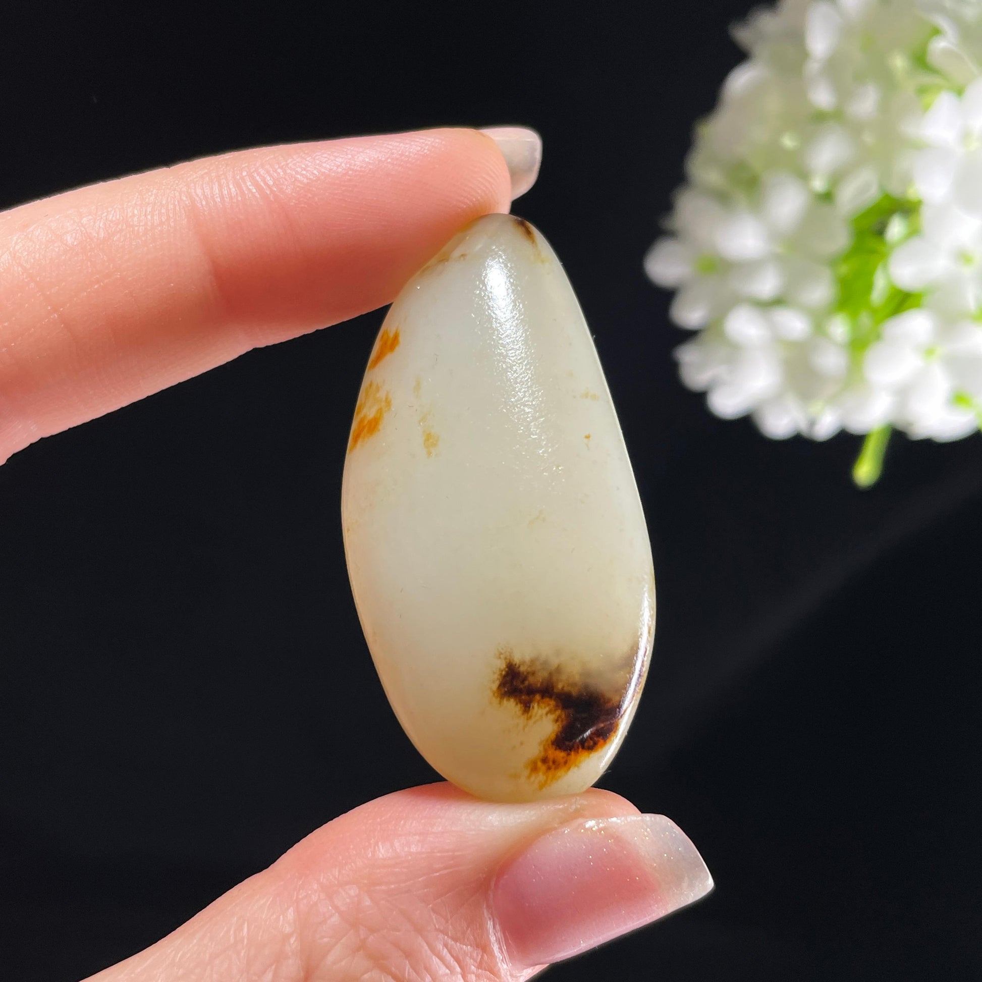 和田玉白玉“烟霞留痕”黑红皮籽料（yc394171）