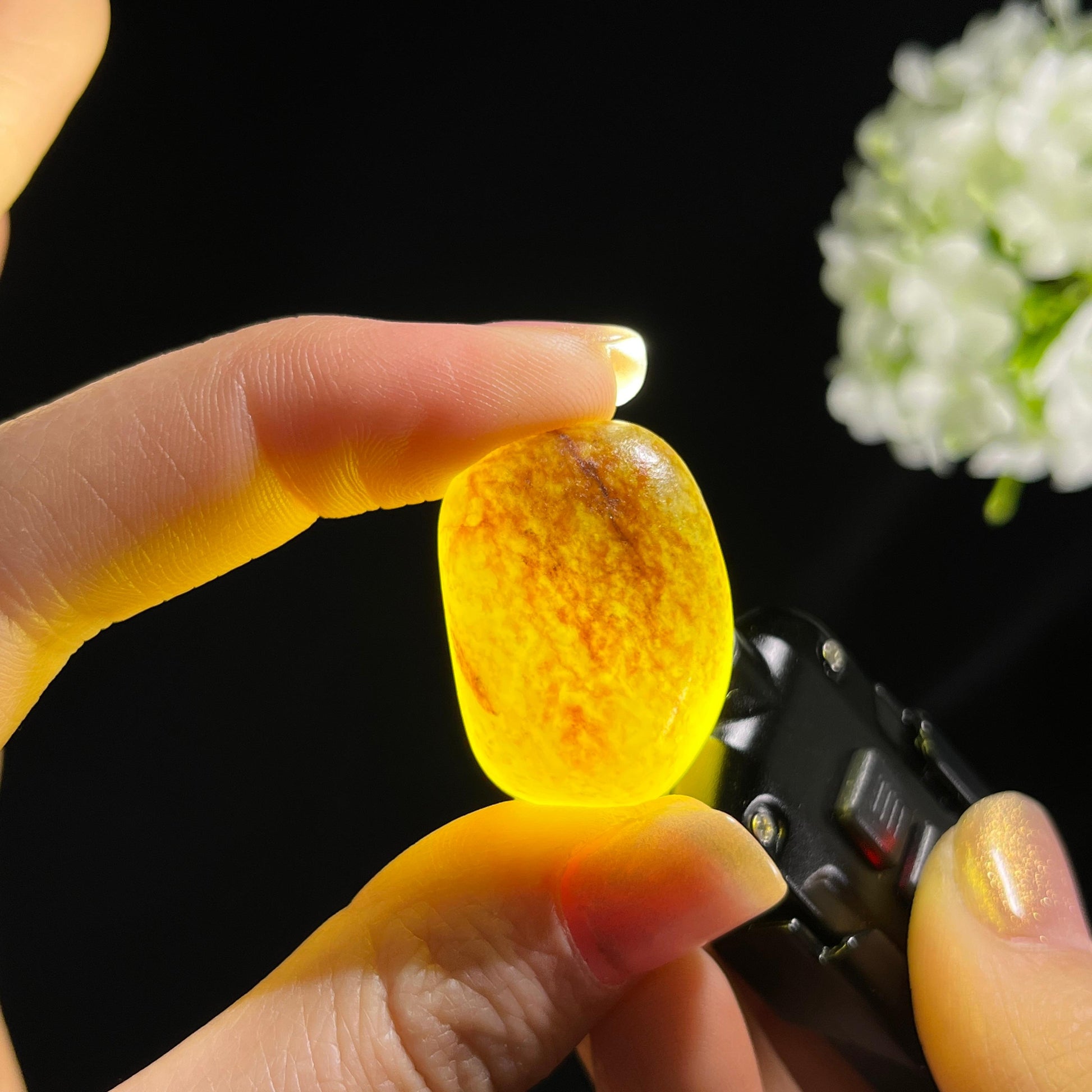 和田玉青花白玉洒金皮“三花聚顶”籽料原石（yc297993）