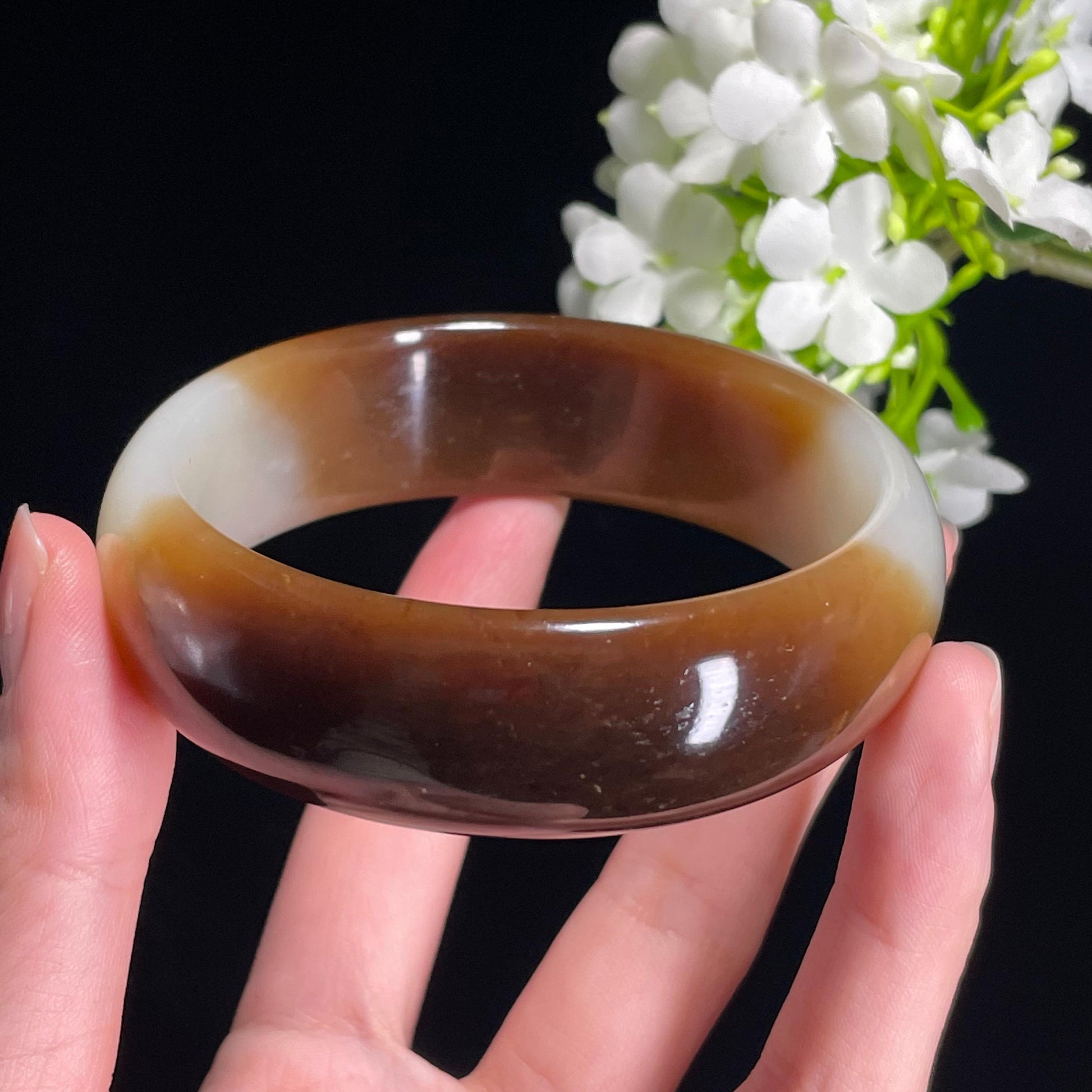 A新疆天然和田玉“秋霜琥珀”且末糖白料手镯（卡60）（yc309469）