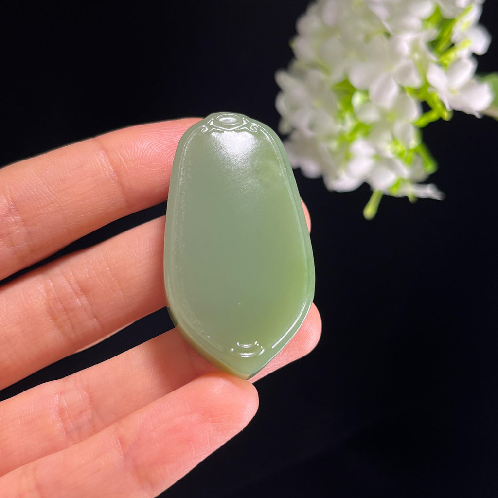 新疆天然和田玉沙枣青无事牌（yc353680）