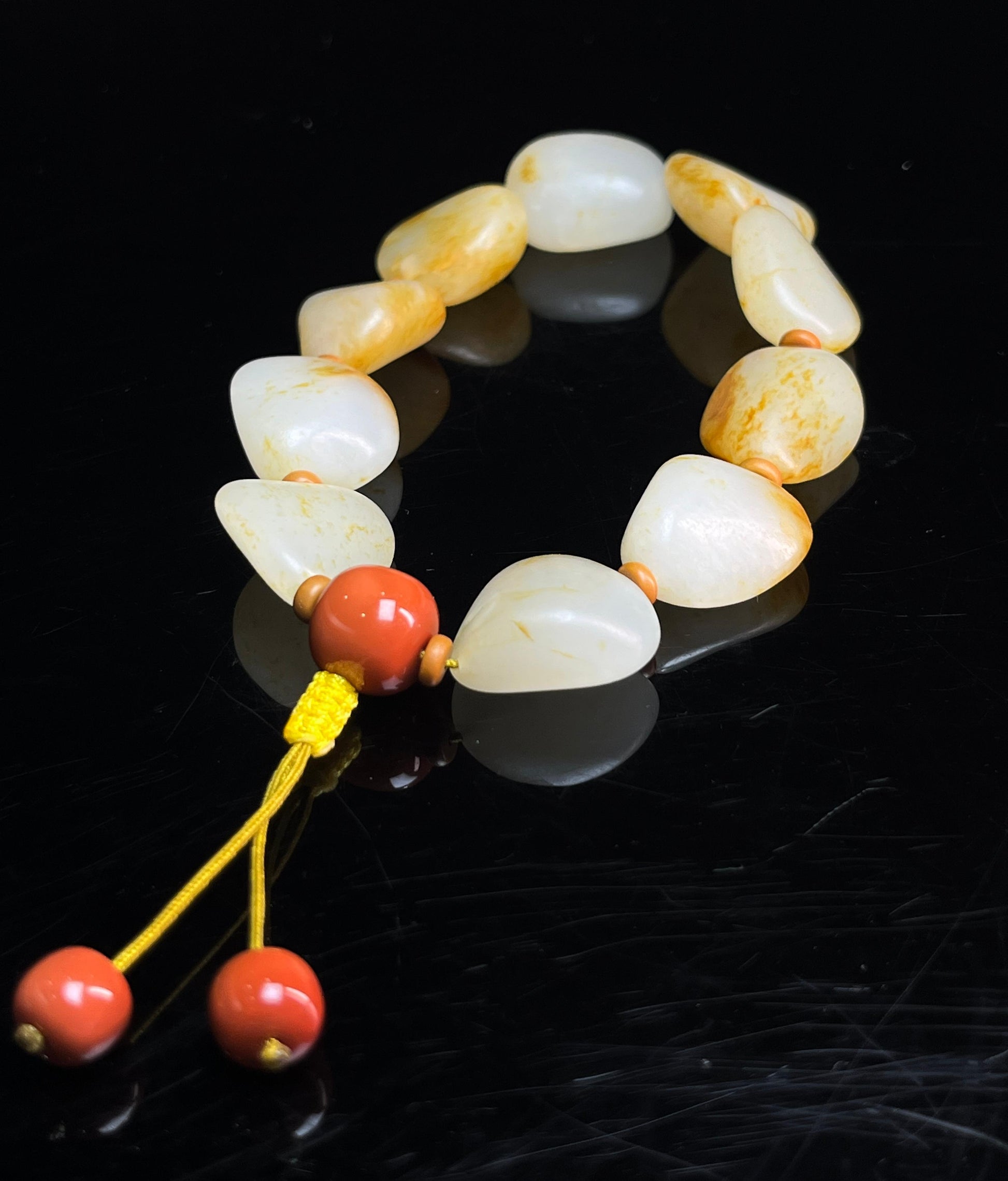 新疆天然和田玉籽料原石洒金皮手串1（yc235569）