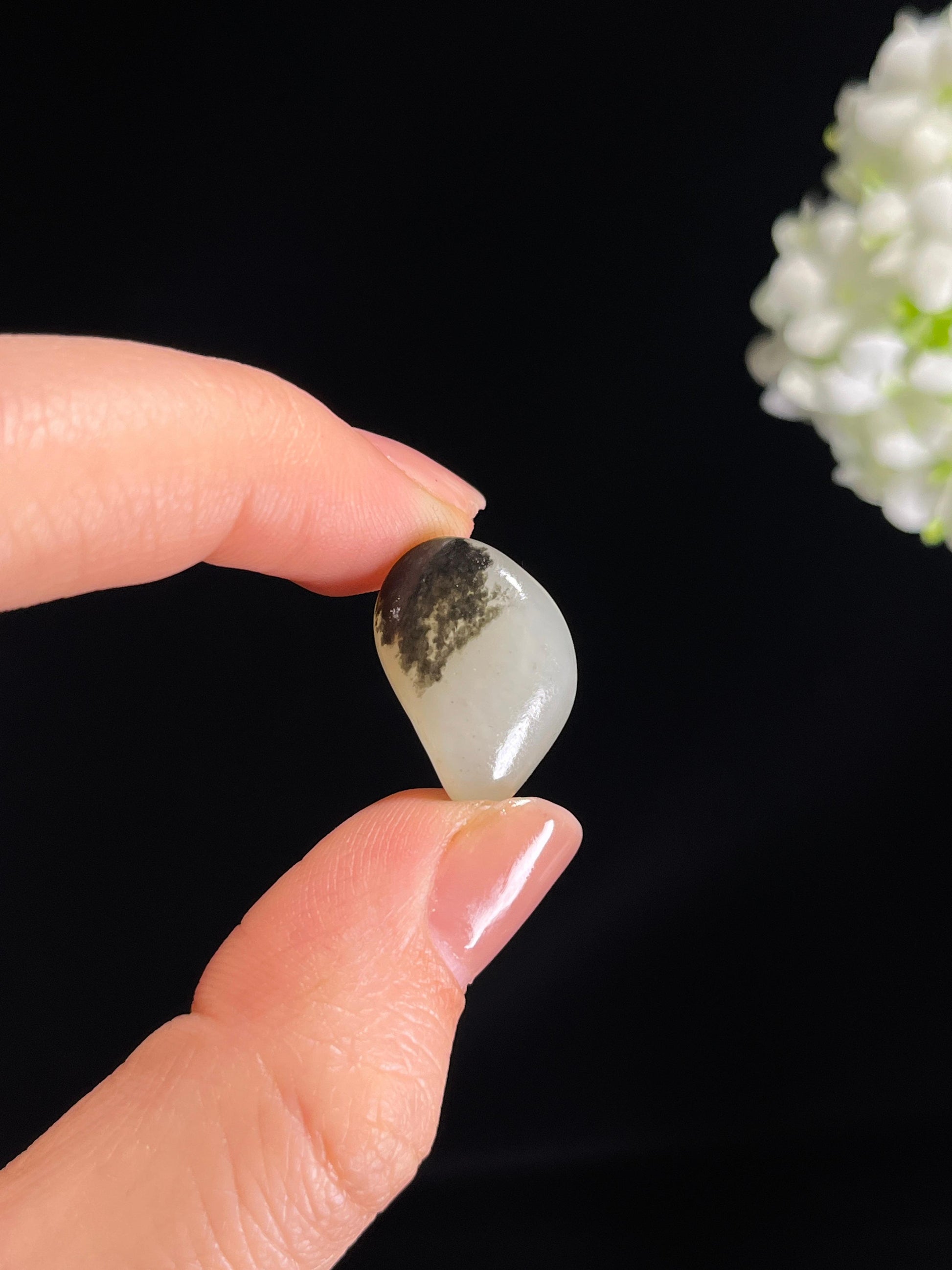 和田玉白玉聚黑皮“墨晕染玉”籽料原石（yc278740）