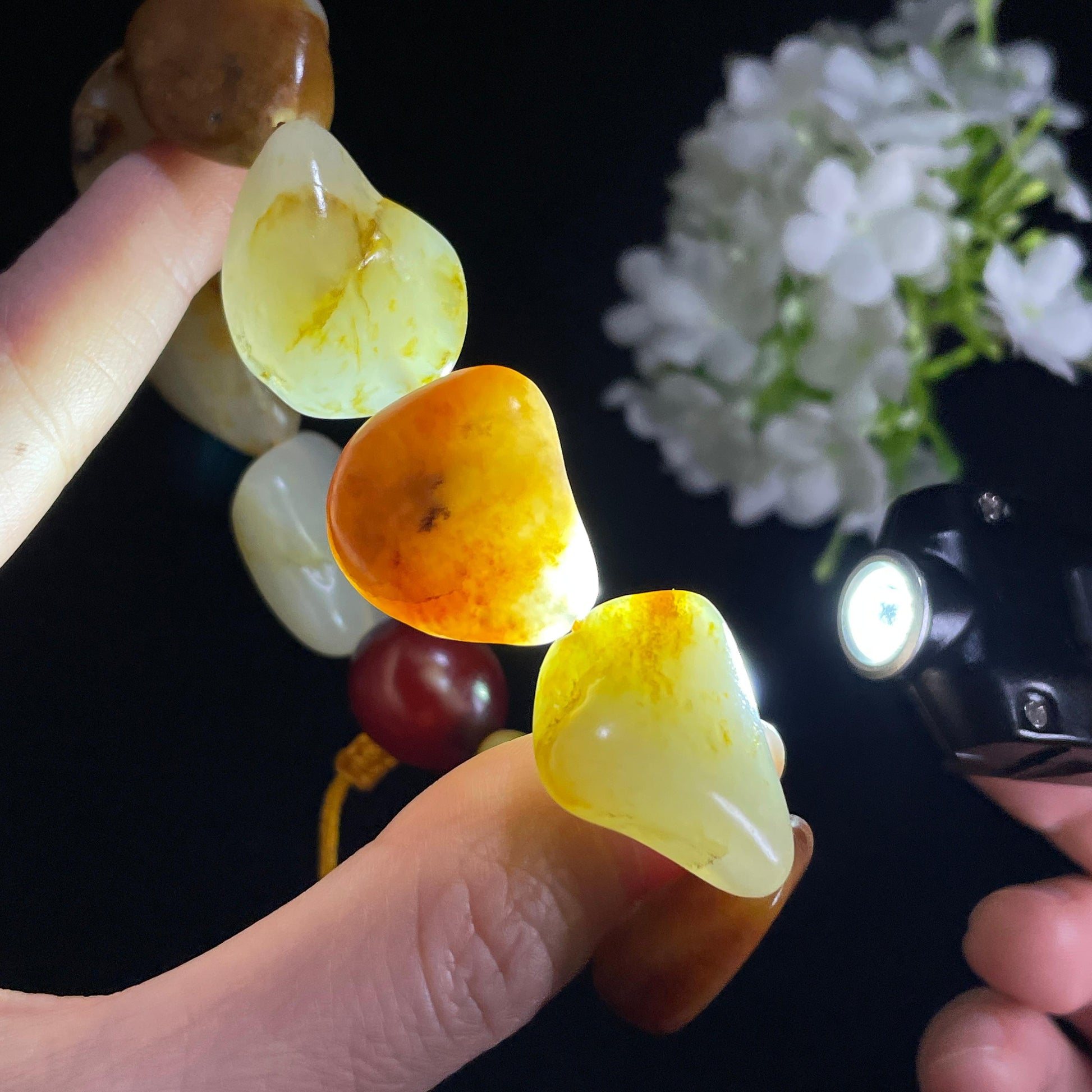 新疆和田玉天然原籽手串（9颗）（yc396018）