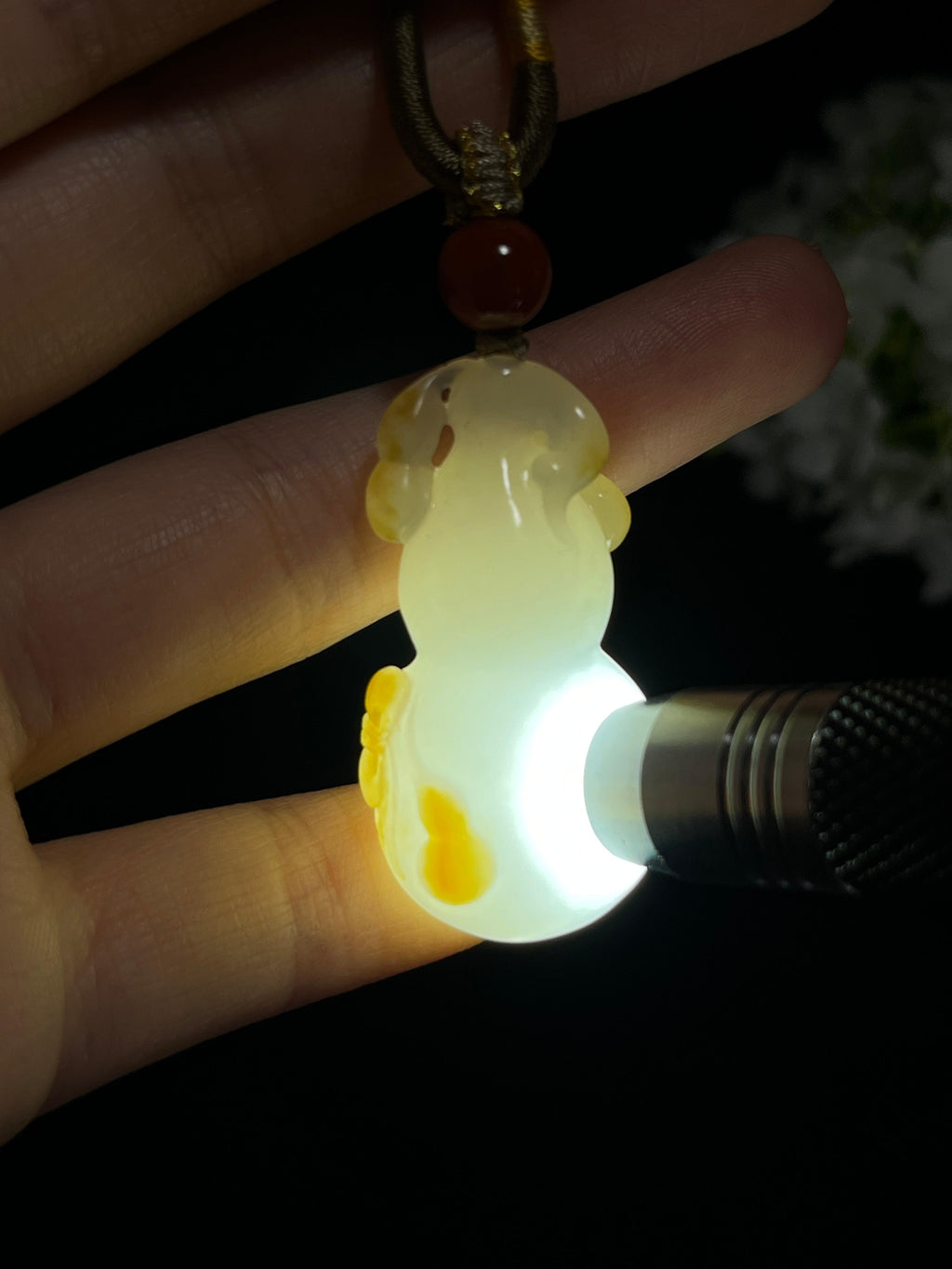 和田玉且末糖白玉葫芦雕刻挂件（yc244867）