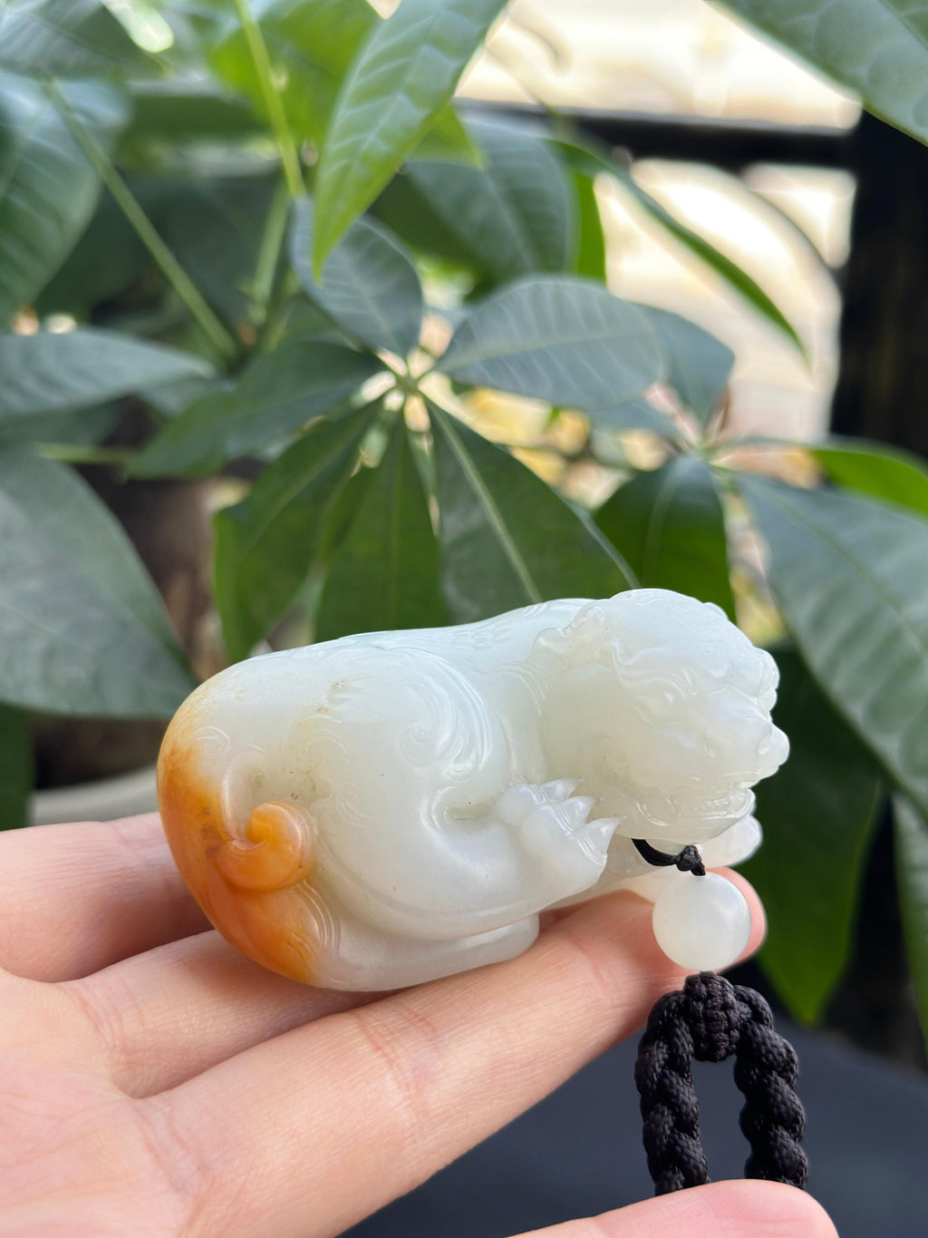 新疆和田玉珍品红皮籽料瑞兽唐狮手把件（yc710384）
