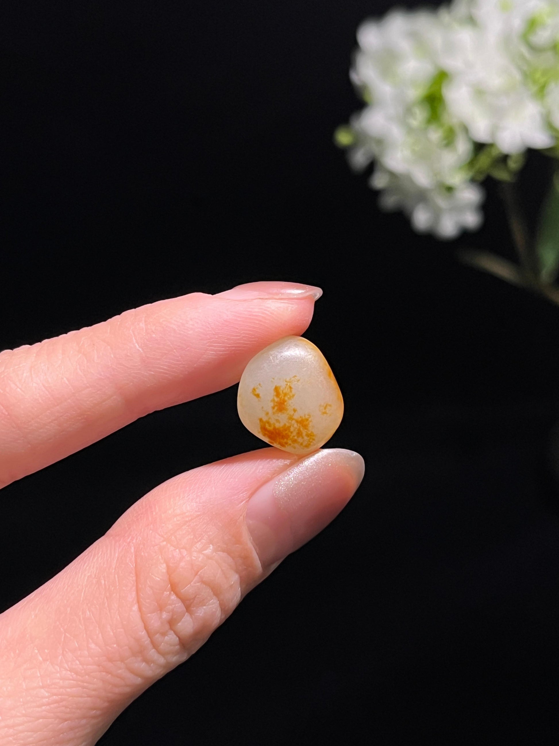 新疆和田玉聚红皮洒金皮小籽料原石蛋面籽（yc250742）