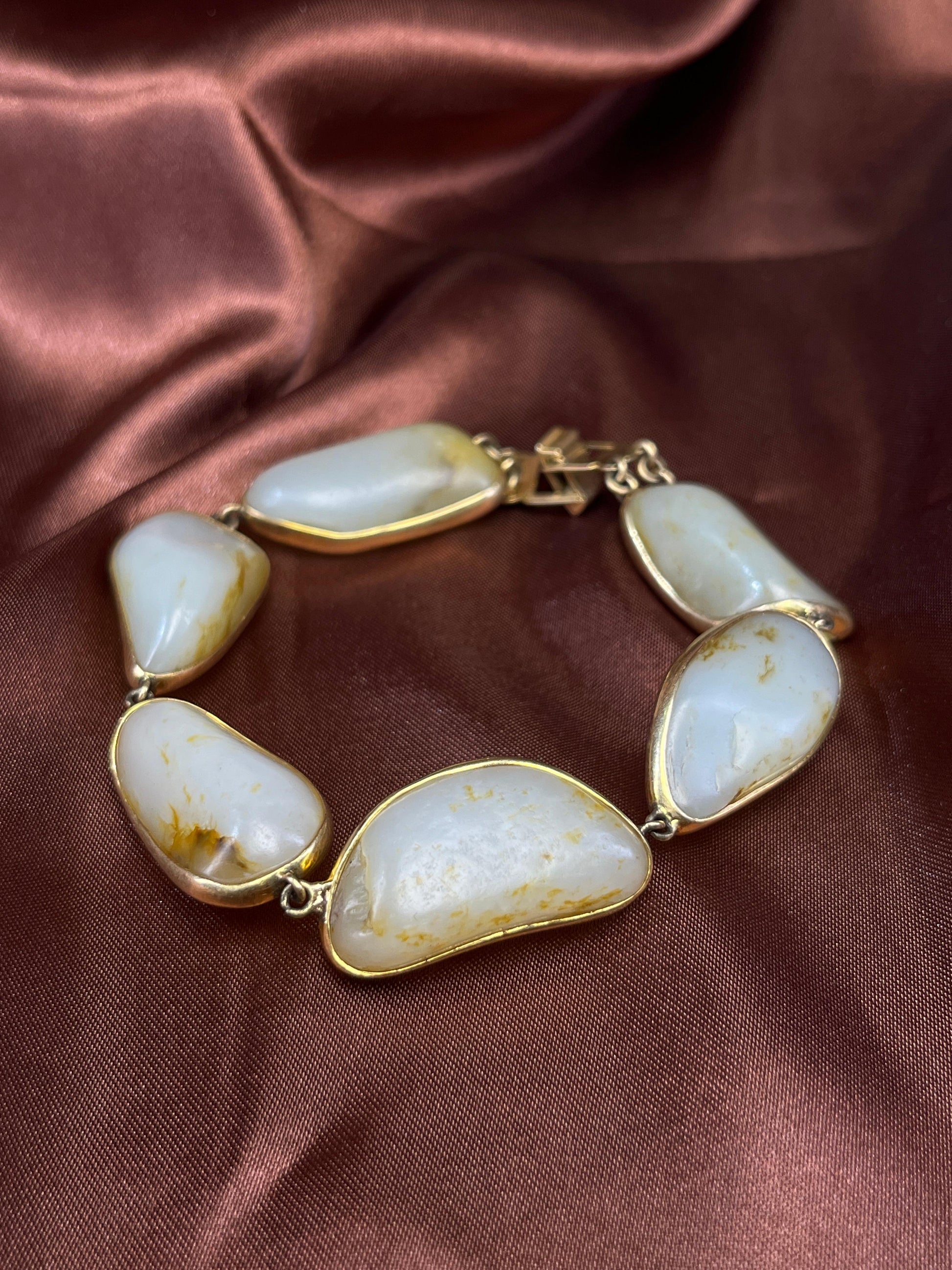 新疆和田玉籽料原石18k金包玉手串（yc235757）