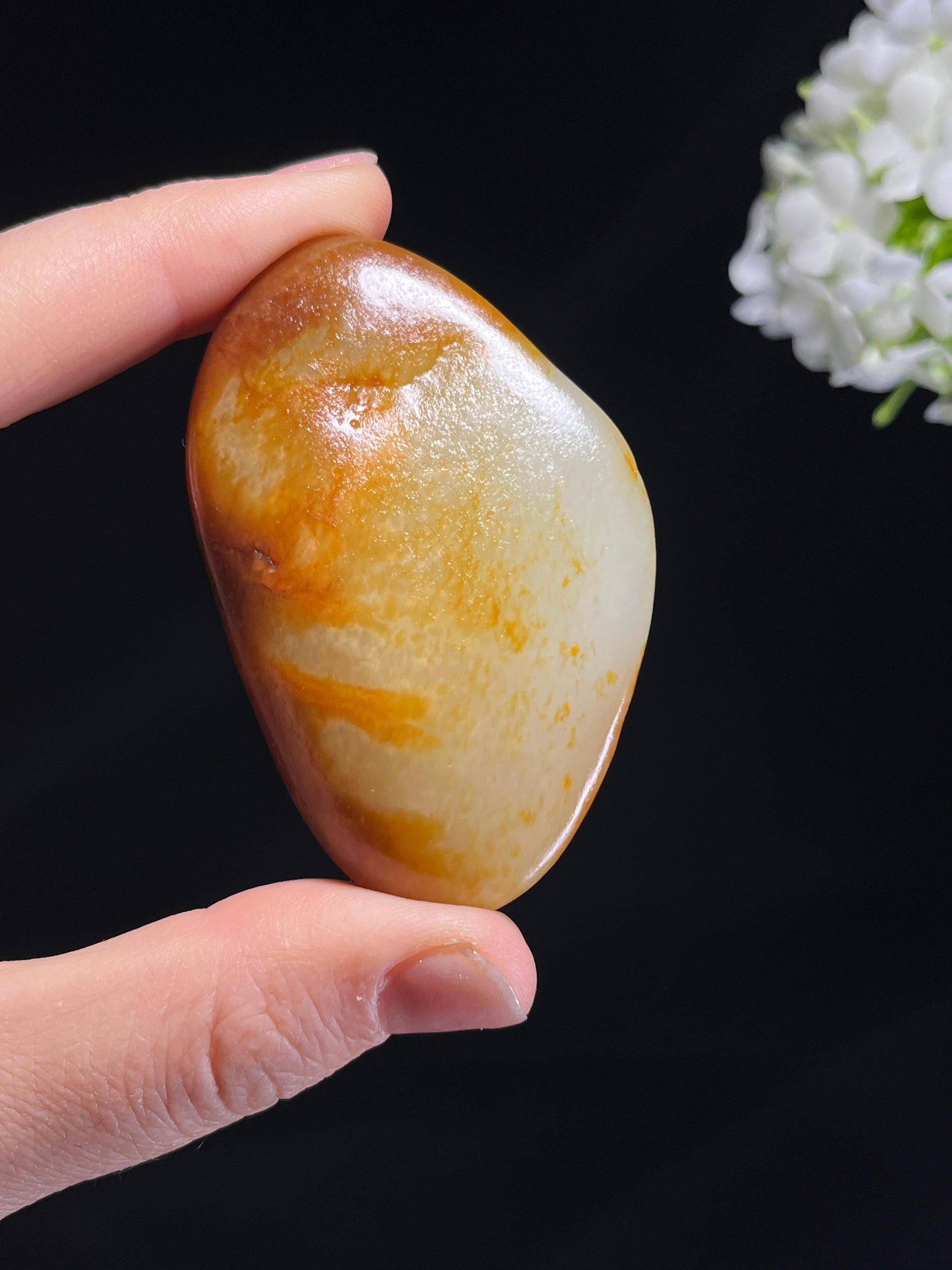 新疆天然和田玉光白籽料原石聚红皮挂件（yc262845）