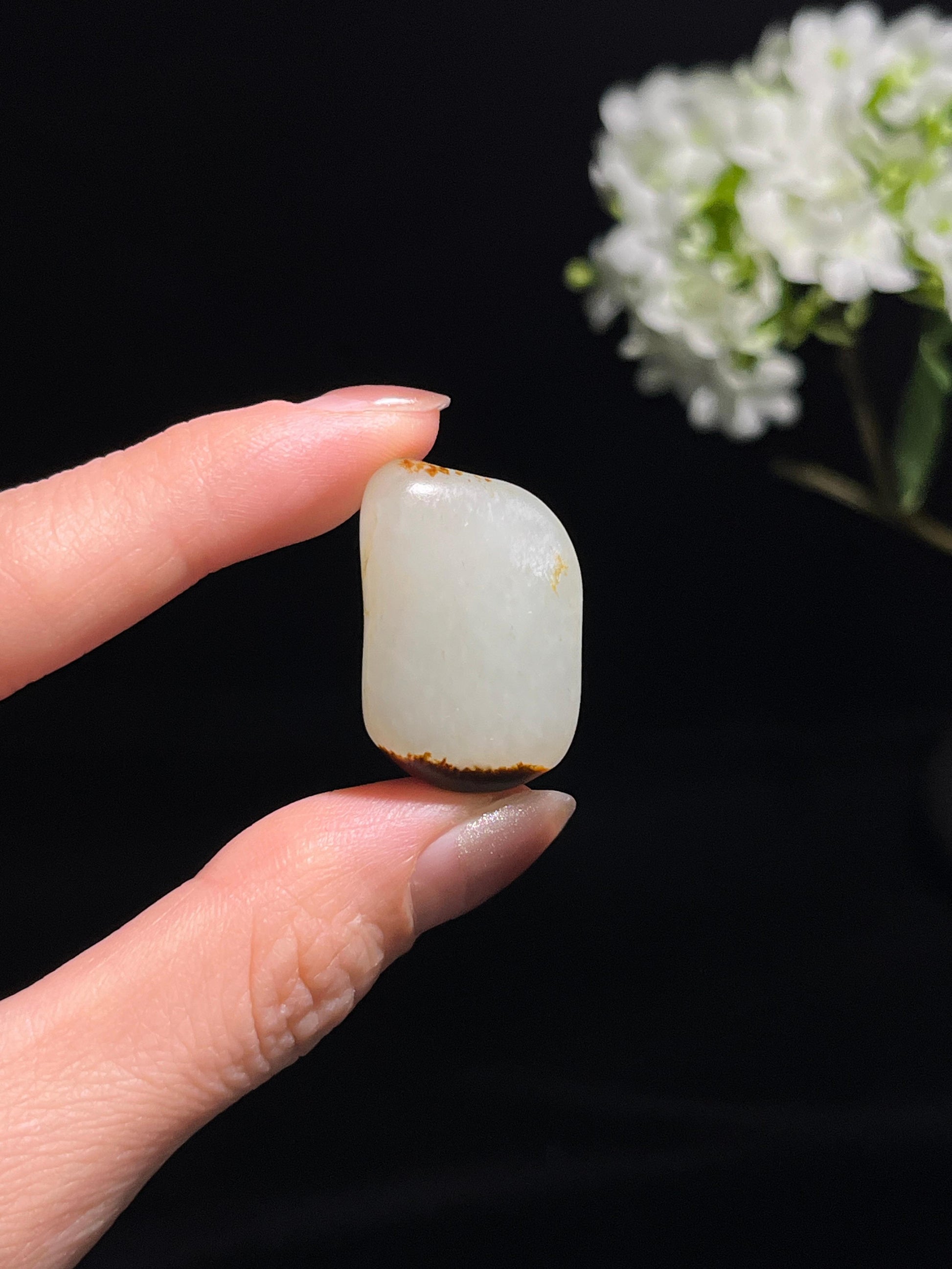 新疆和田玉“墨金缀玉・顶黑洒金”籽料原石（yc250776）