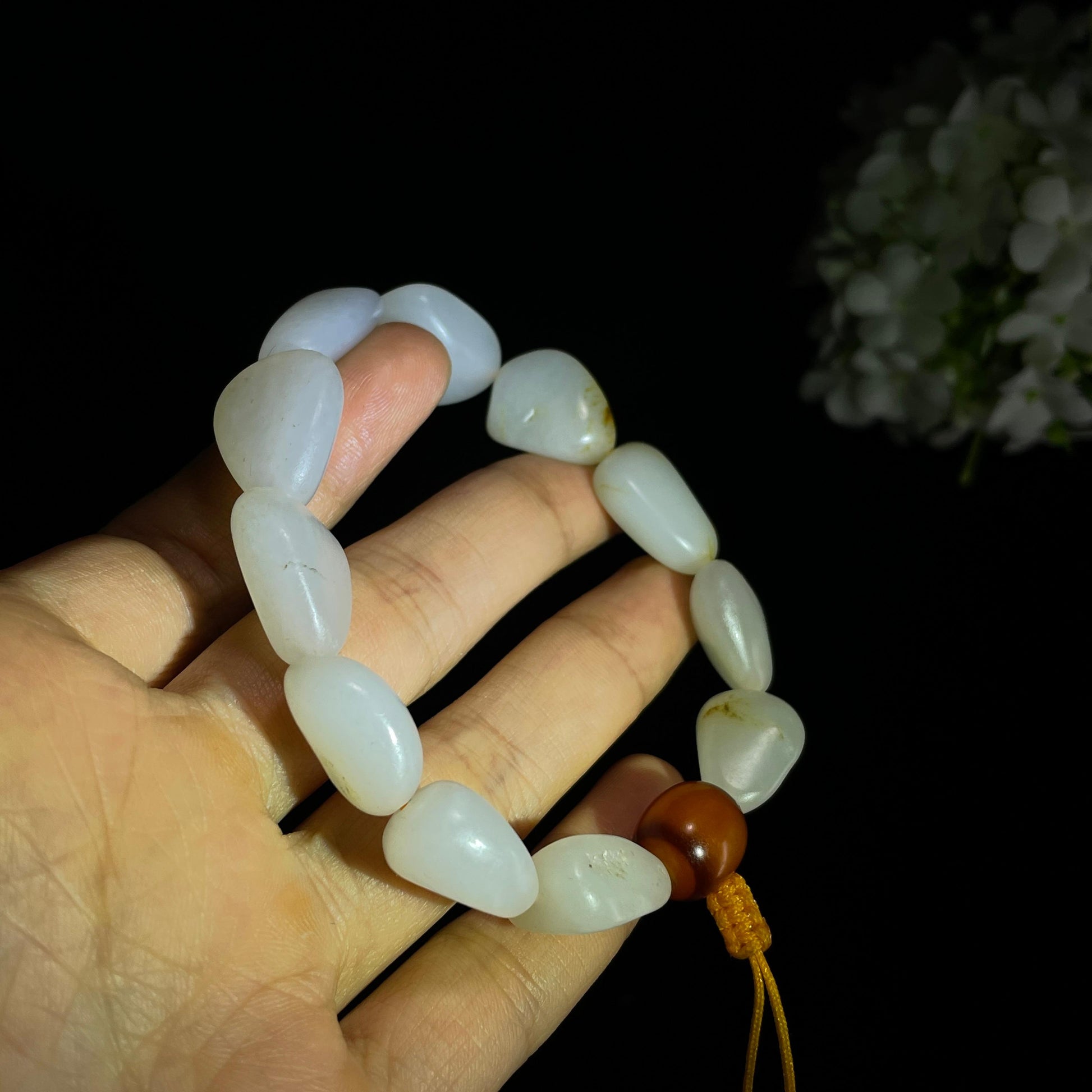 新疆天然和田玉白玉青白玉浅洒金皮原籽手串（yc355810）