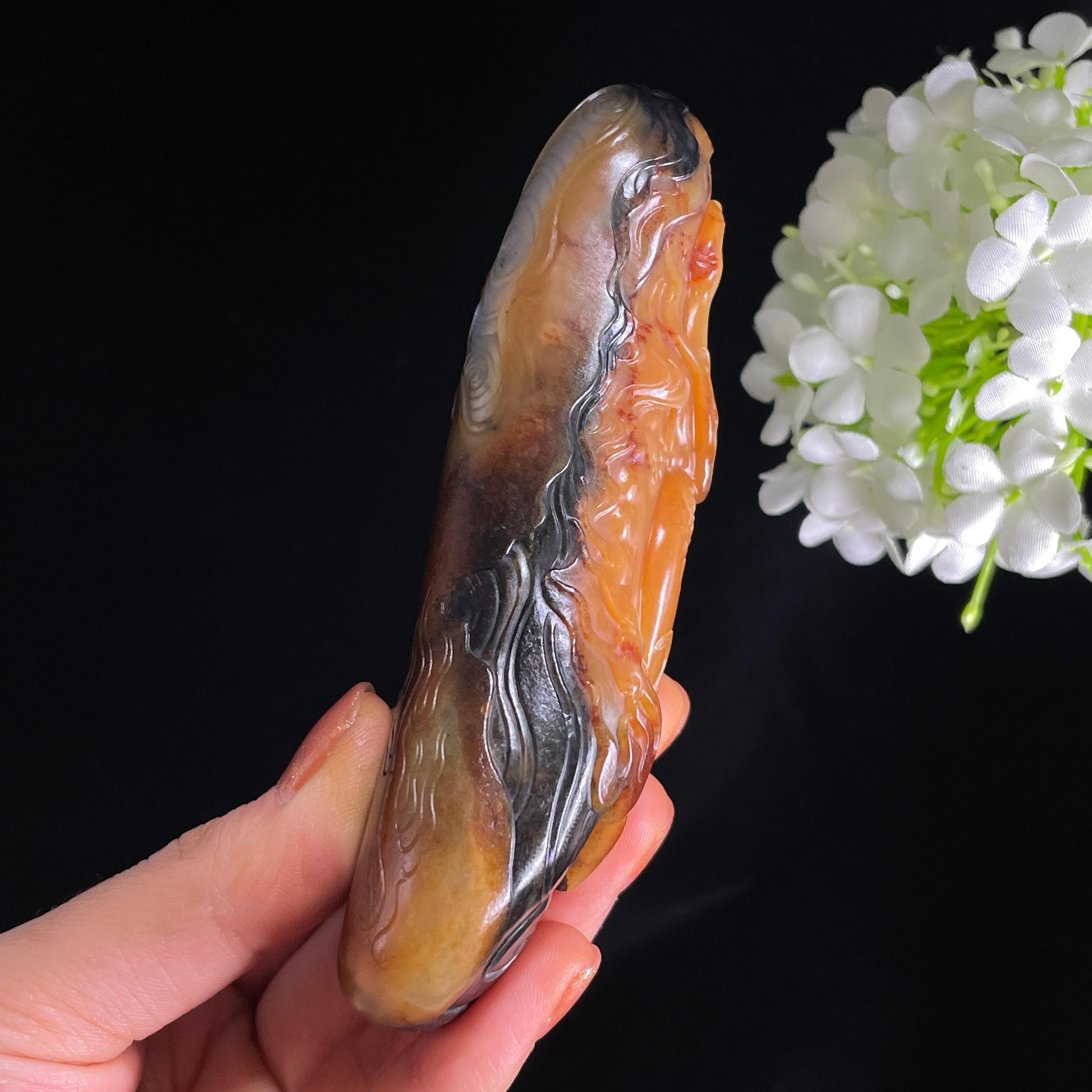 和田玉三色籽料俏色巧雕祥龙把件（yc384180）