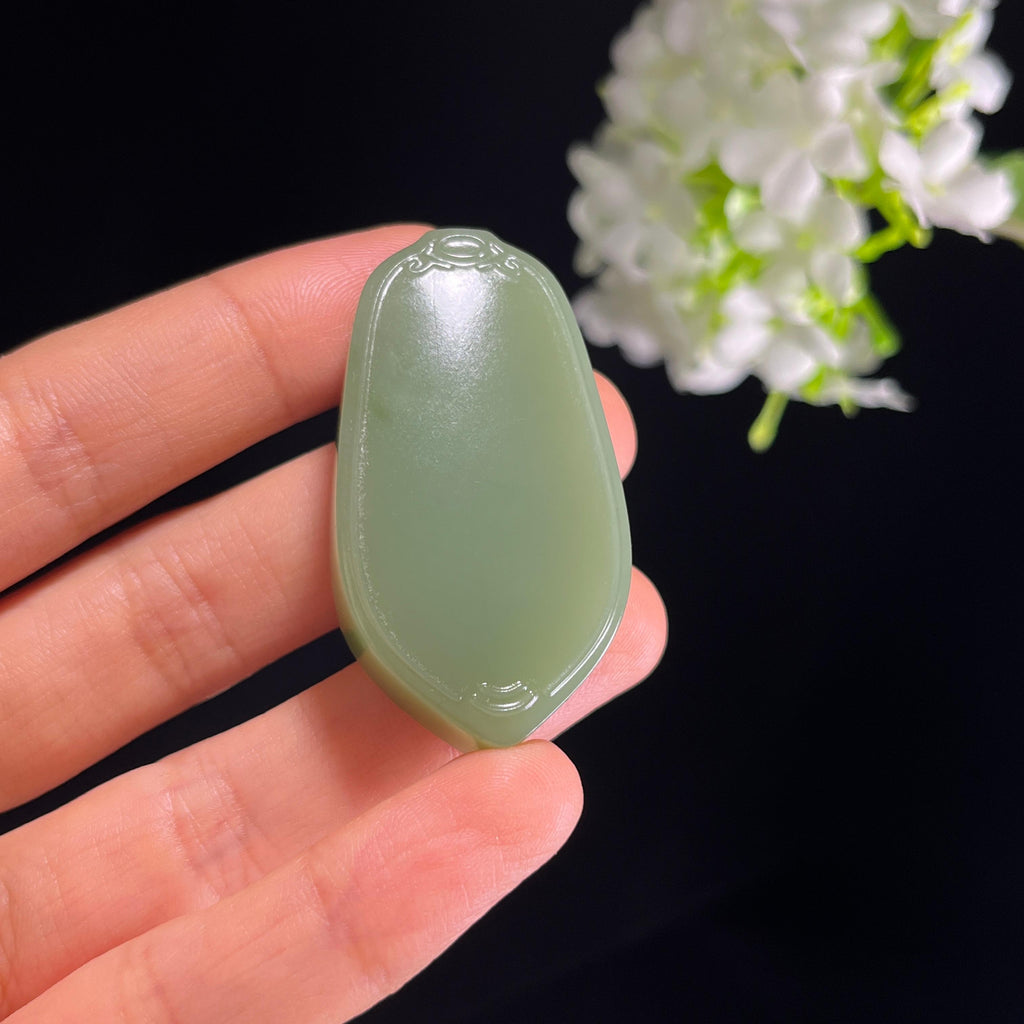 新疆天然和田玉沙枣青无事牌（yc353680）