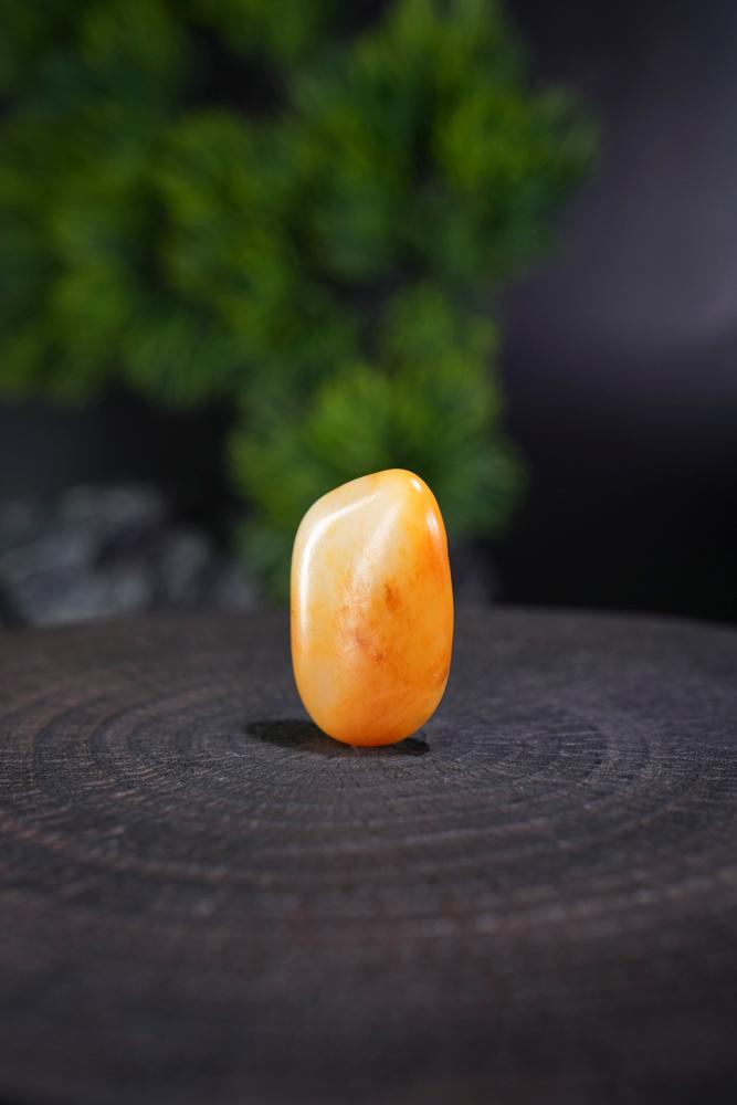 和田玉鸡油黄沁籽料（yc211142）