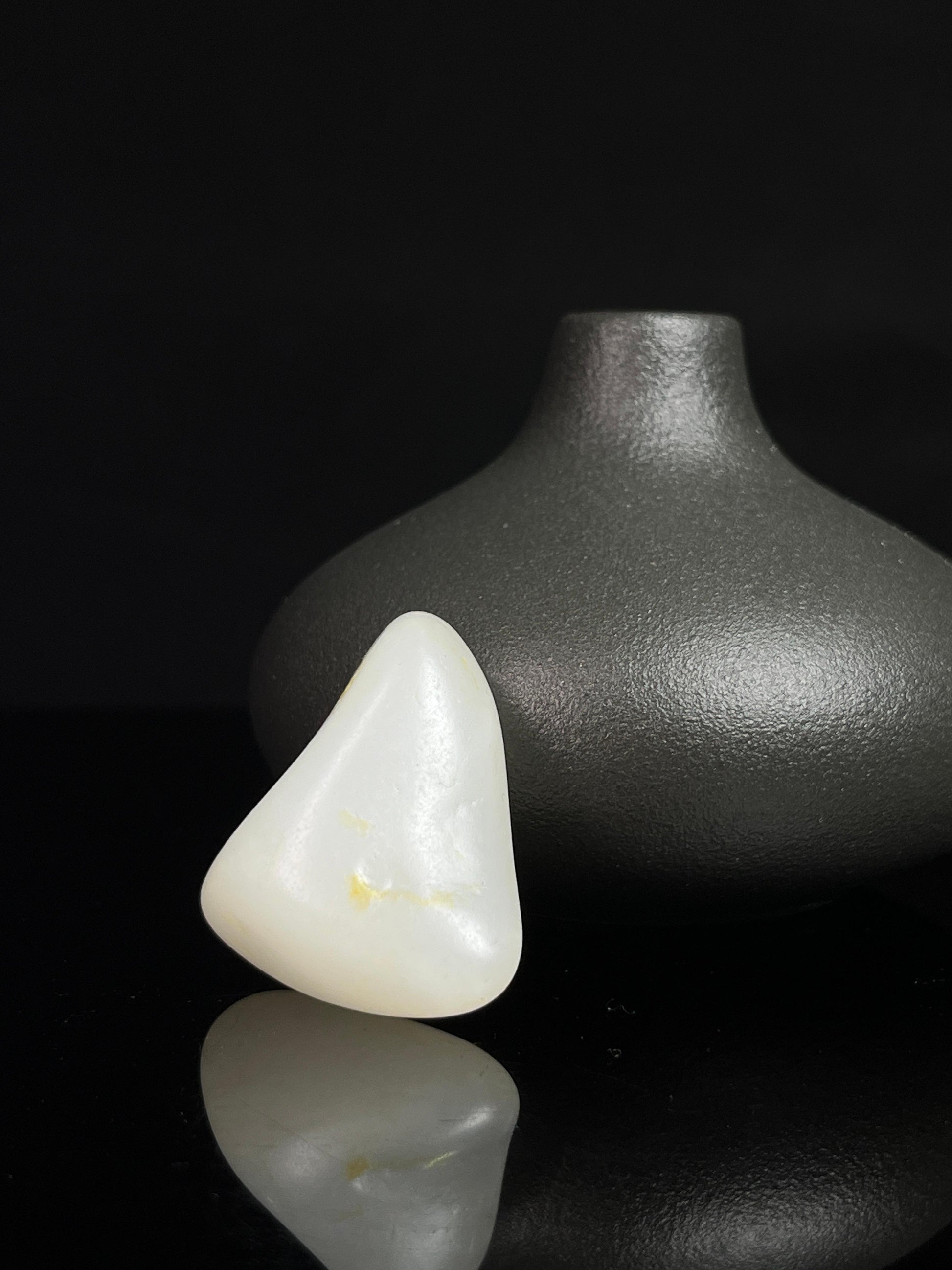 新疆和田白玉洒金皮挂件籽料原石（yc231653）