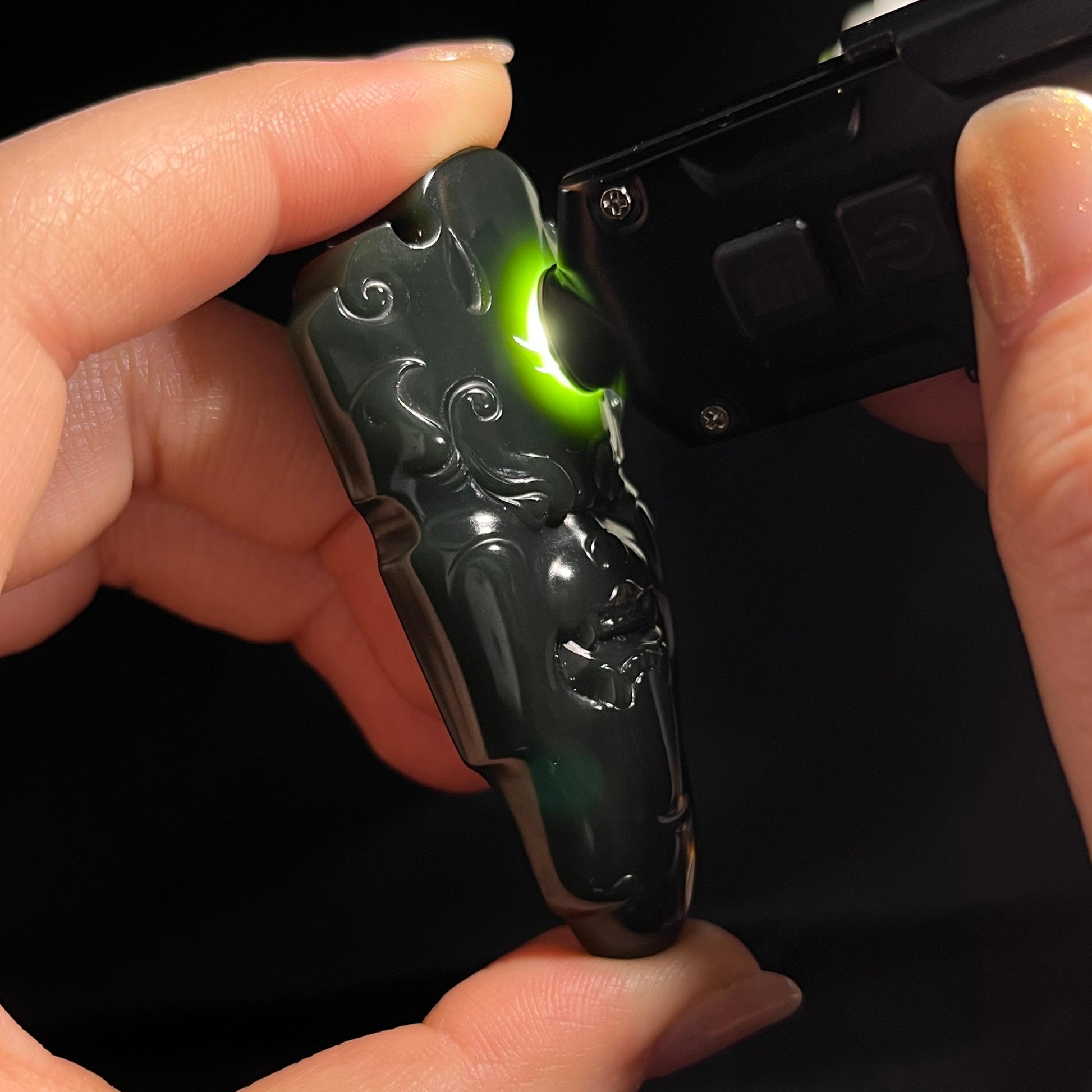 和田玉青玉“玄玉雕饕餮”雕刻挂件（yc298810）