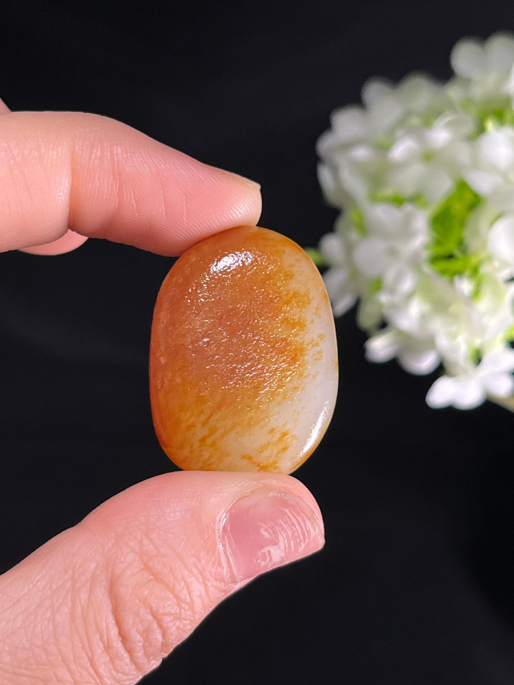 和田玉红皮白肉籽料原石（yc249839）