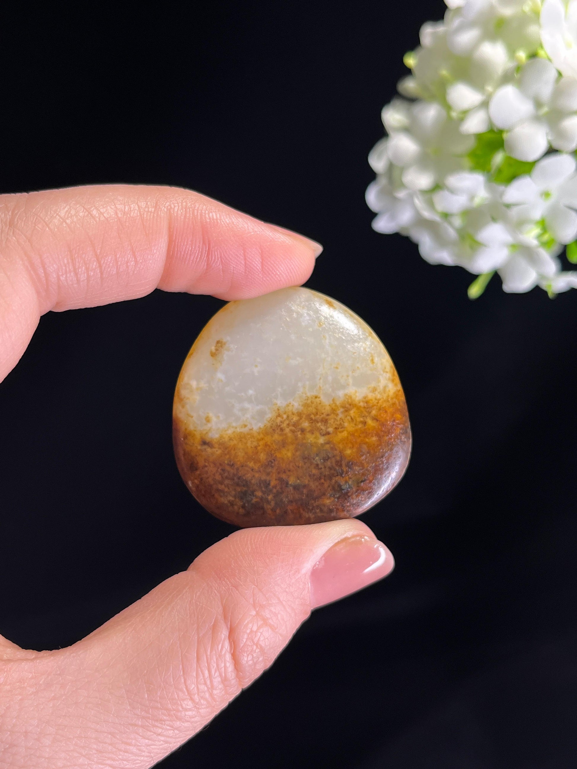 新疆天然和田玉“赭玉含光”秋梨皮籽料原石（yc276787）