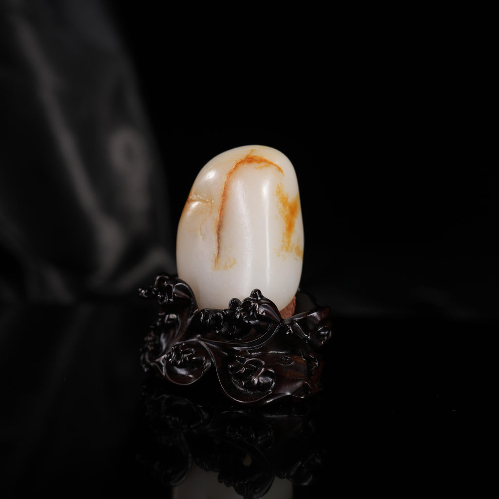 新疆和田玉“一襟霞染”白玉聚红皮籽料（yc450475）