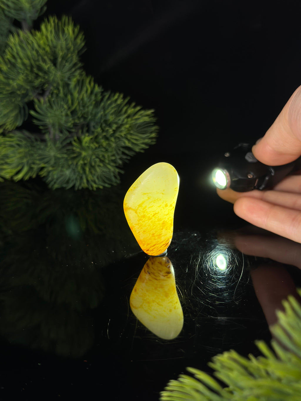 新疆和田玉“金溪流雪”白玉洒金皮籽料（yc463344）
