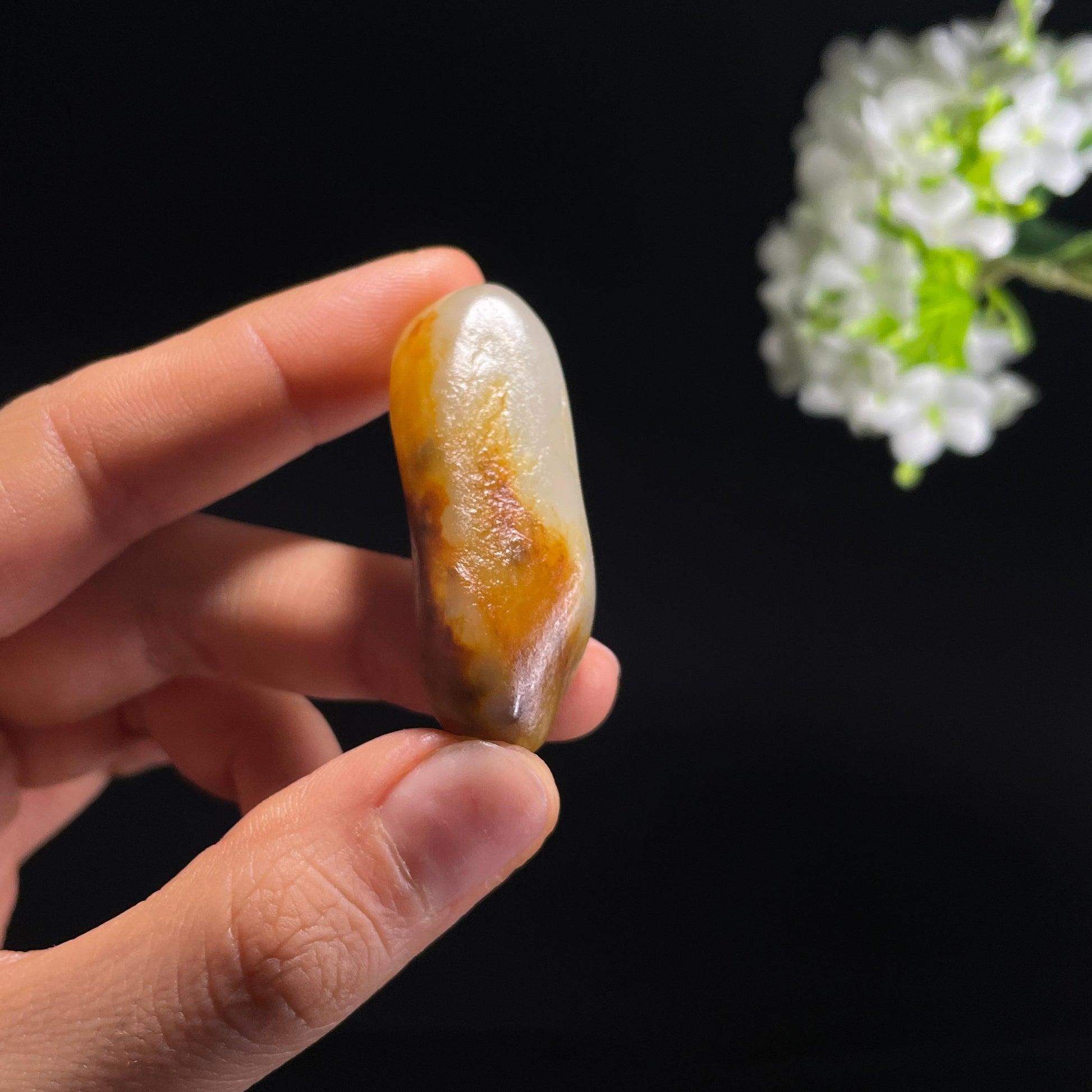 和田玉白玉“一痕金云”黄皮聚红皮籽料（yc324406）