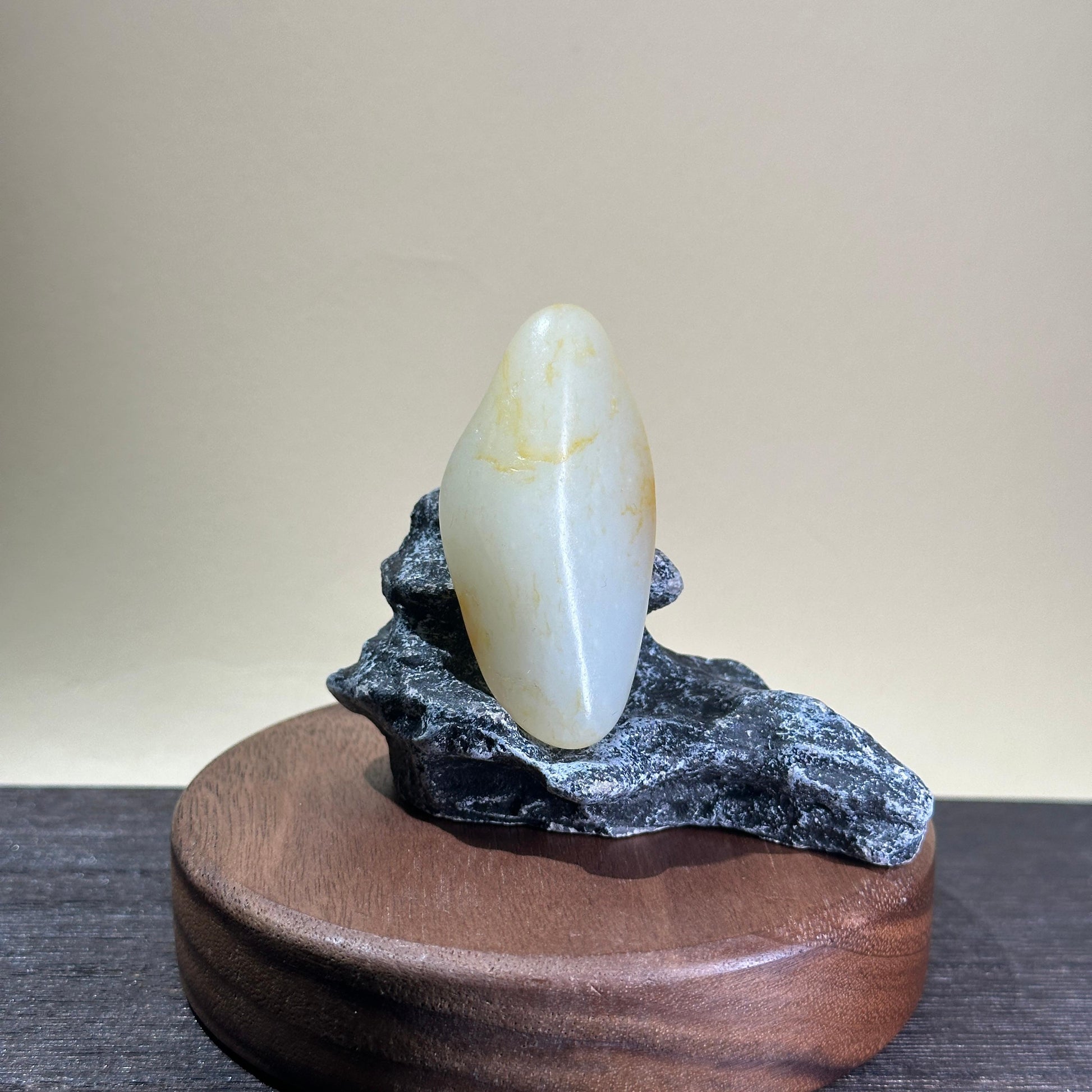 和田玉一级白带洒金皮籽料原石（yc207504）