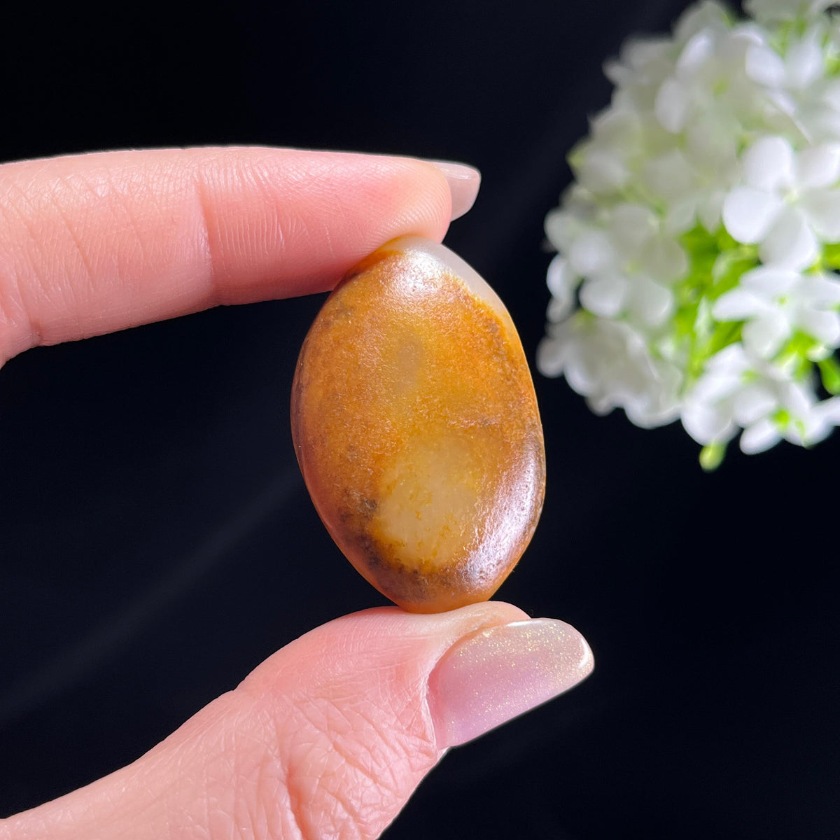 和田玉白玉“金堤映雪”红皮聚黄皮籽料（yc356732）