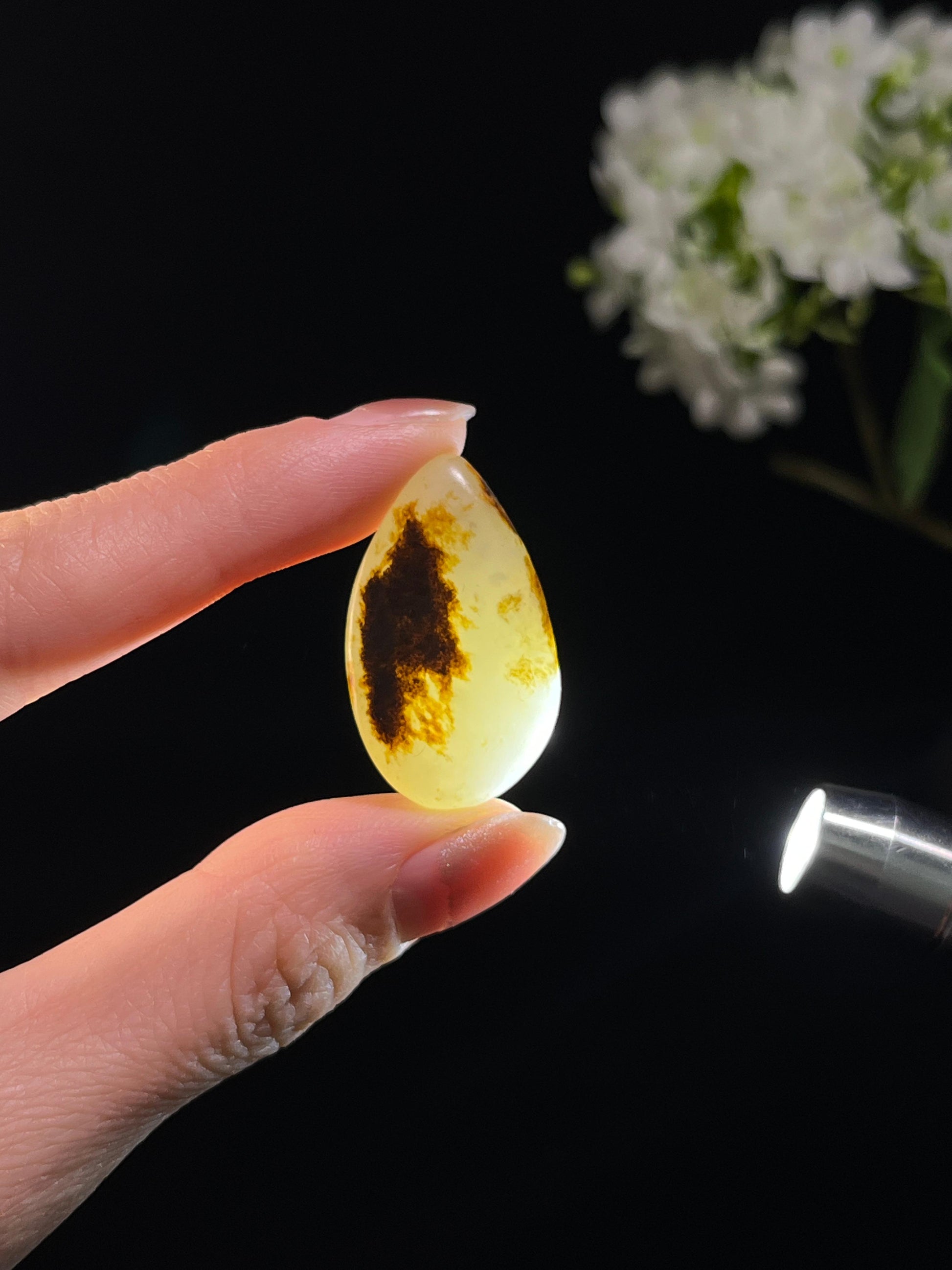 新疆和田玉聚黑黄皮籽料原石（yc250774）