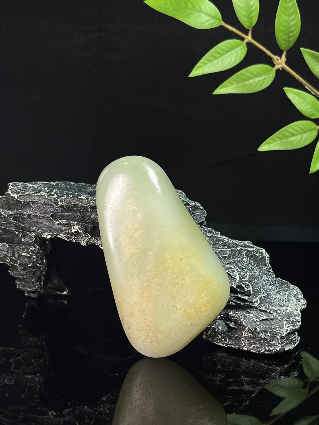 新疆和田玉青白种洒金皮籽料原石手把件（yc230675）