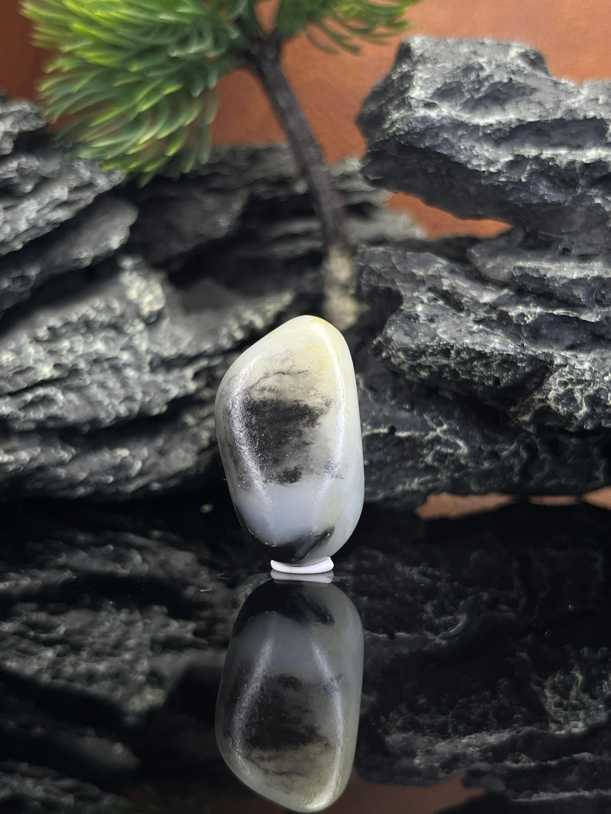 天然新疆和田玉青花籽料原石沁黄皮挂件（yc224165）