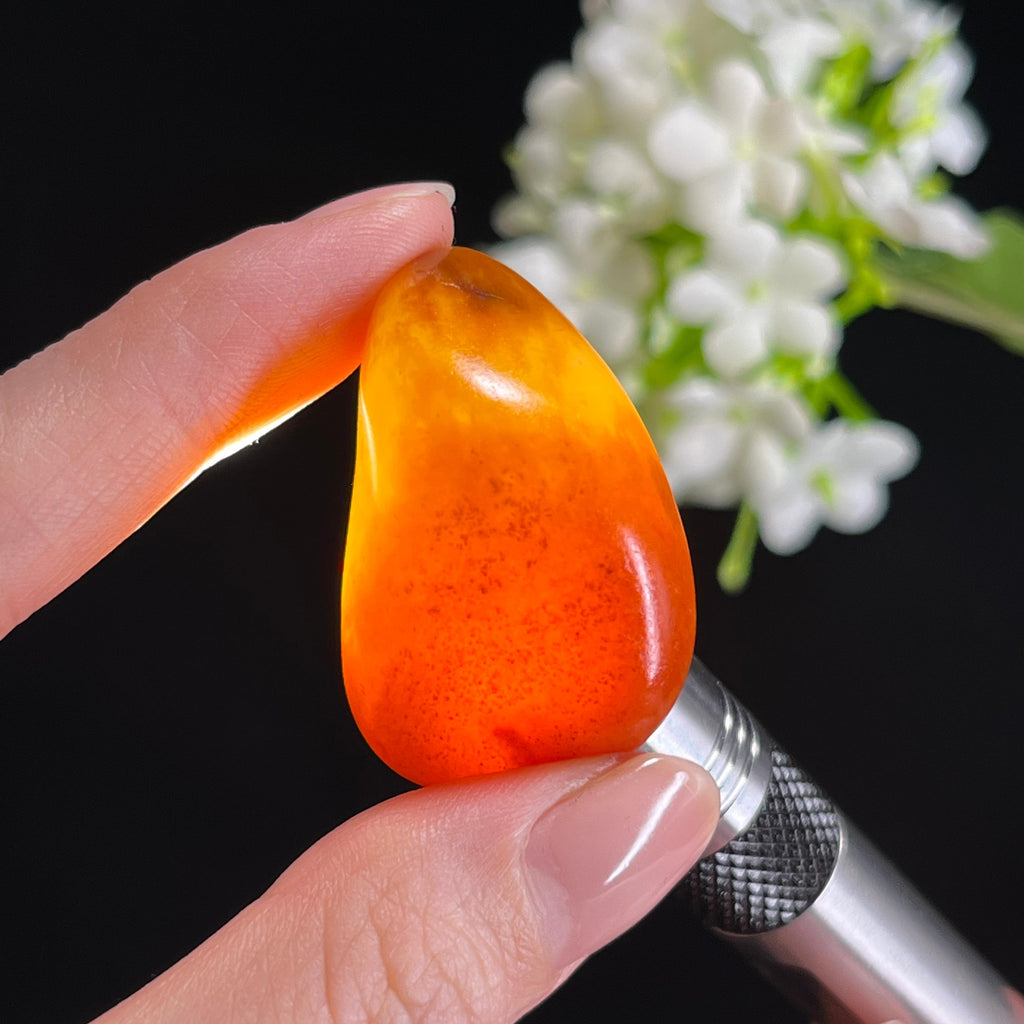 和田玉白玉“丹露垂珠”红皮白肉籽料（yc343693）