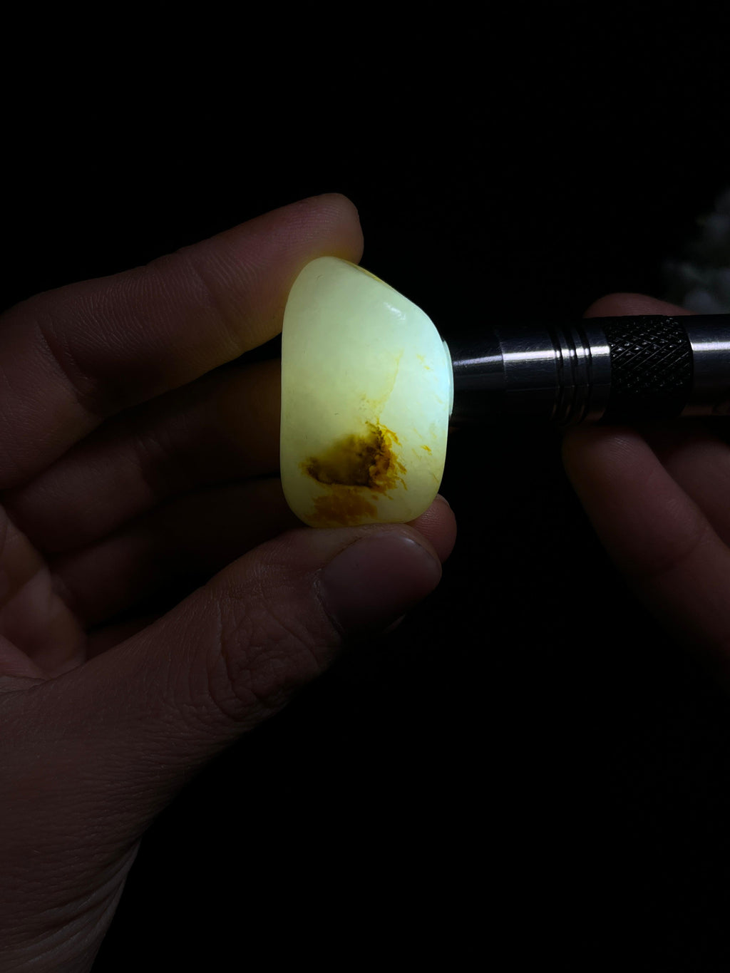 新疆天然和田玉白玉籽料原石挂件（yc263743）