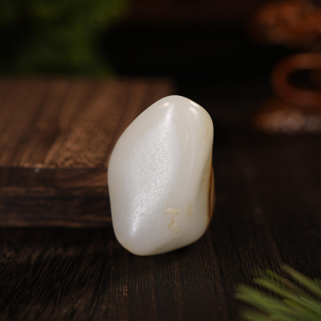 新疆和田玉“秋环雪峰”白玉秋梨皮籽料（yc456756）