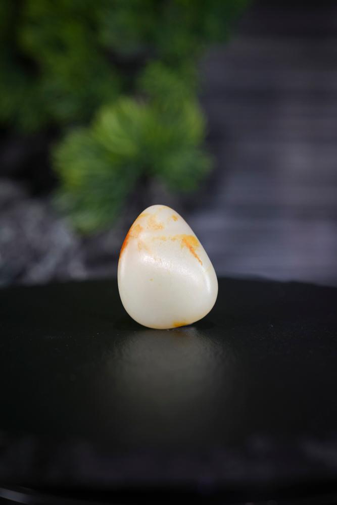 新疆和田玉聚红皮白肉籽料原石挂坠（yc230252）