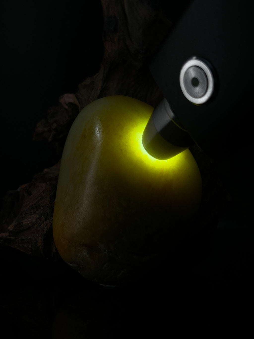 新疆和田玉籽料原石黄皮手把件（yc236656）